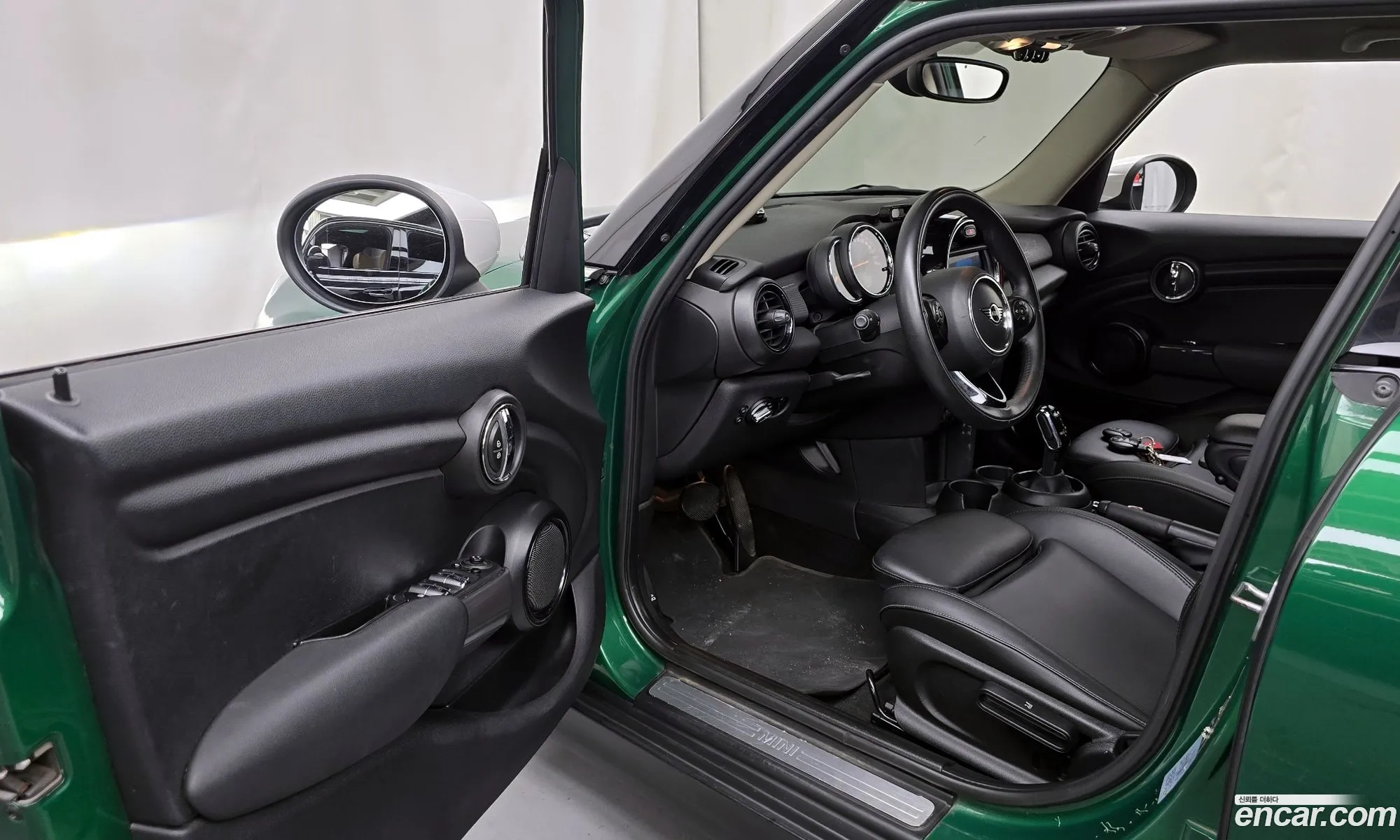 Mini Cooper 2020 — 18