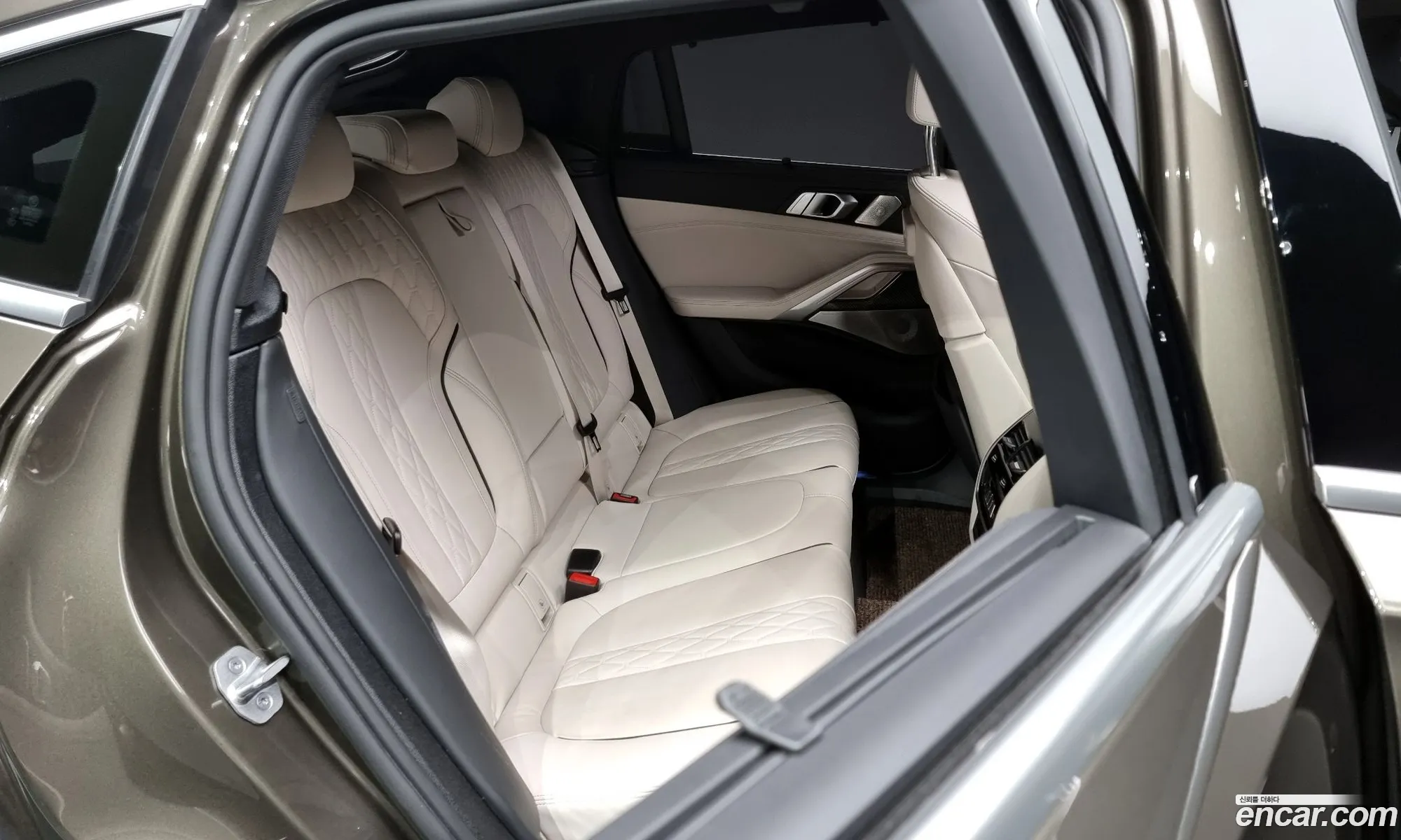 BMW X6 2021 — 10