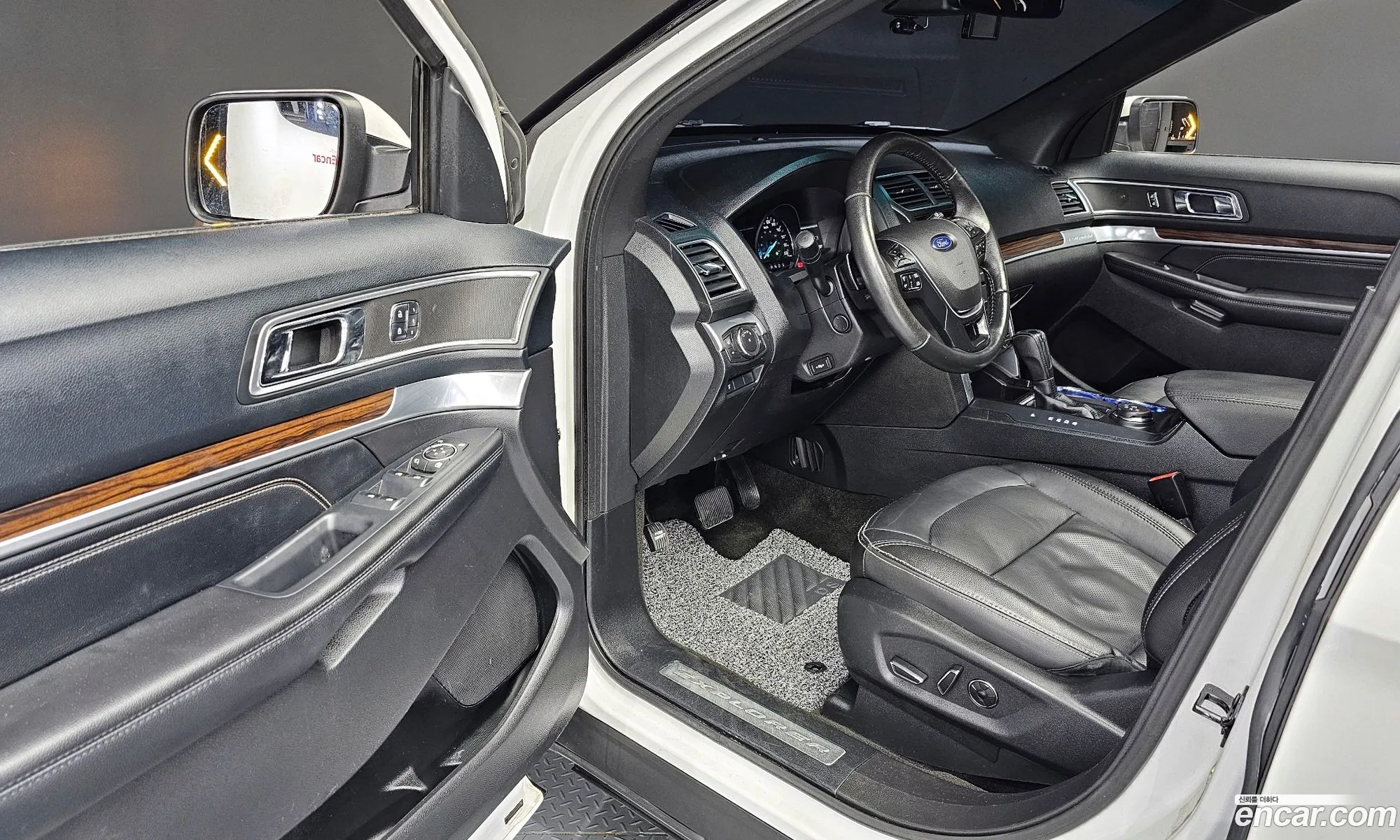 Ford Explorer 2016 1FM5K8FH7GGB24484 — 5
