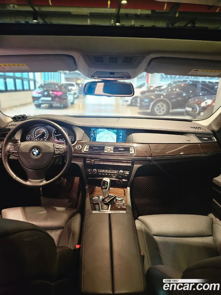 BMW 7 Series 2011 — 11