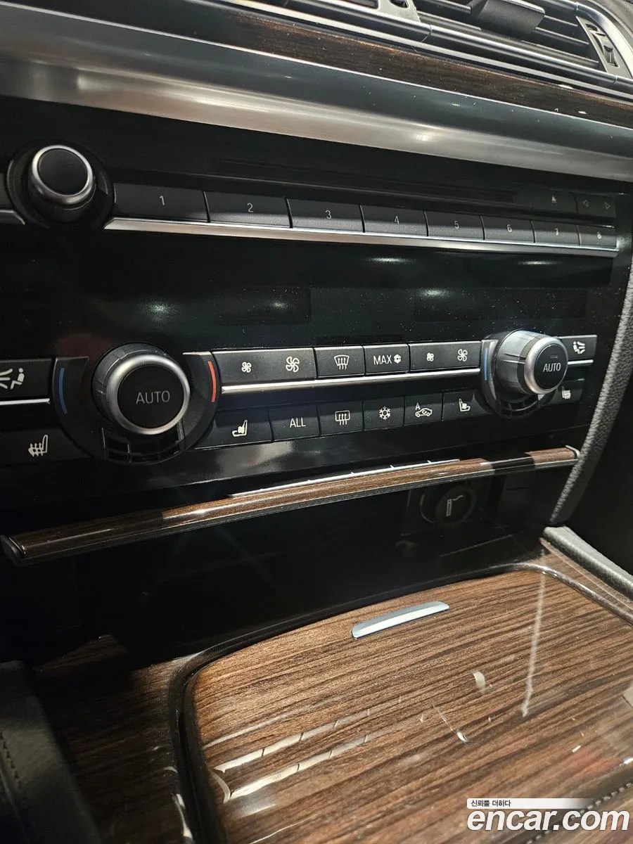 BMW 7 Series 2011 — 10