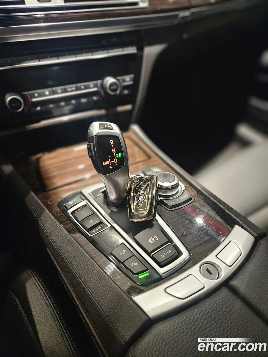 BMW 7 Series 2011 — 7
