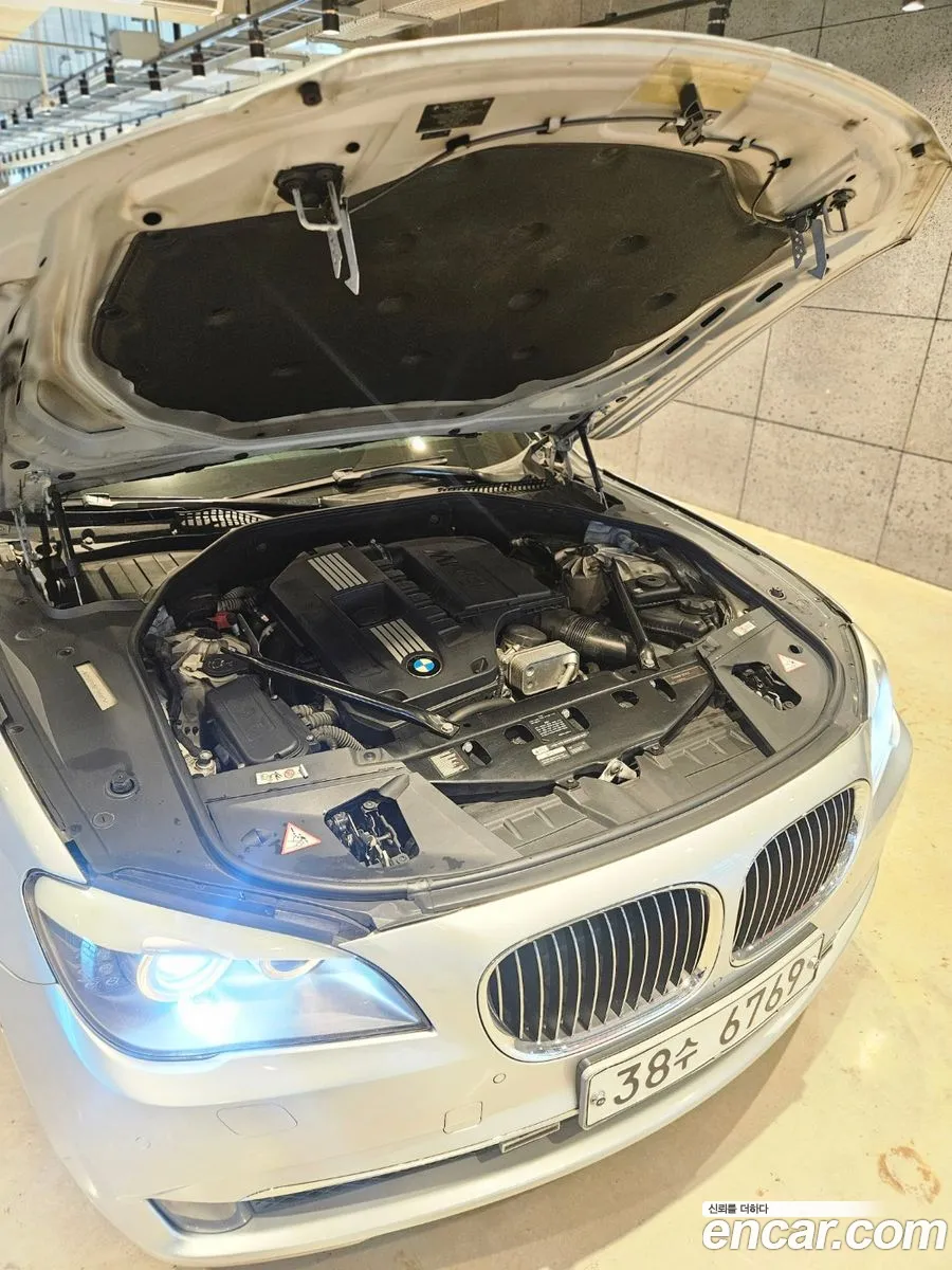 BMW 7 Series 2011 — 15
