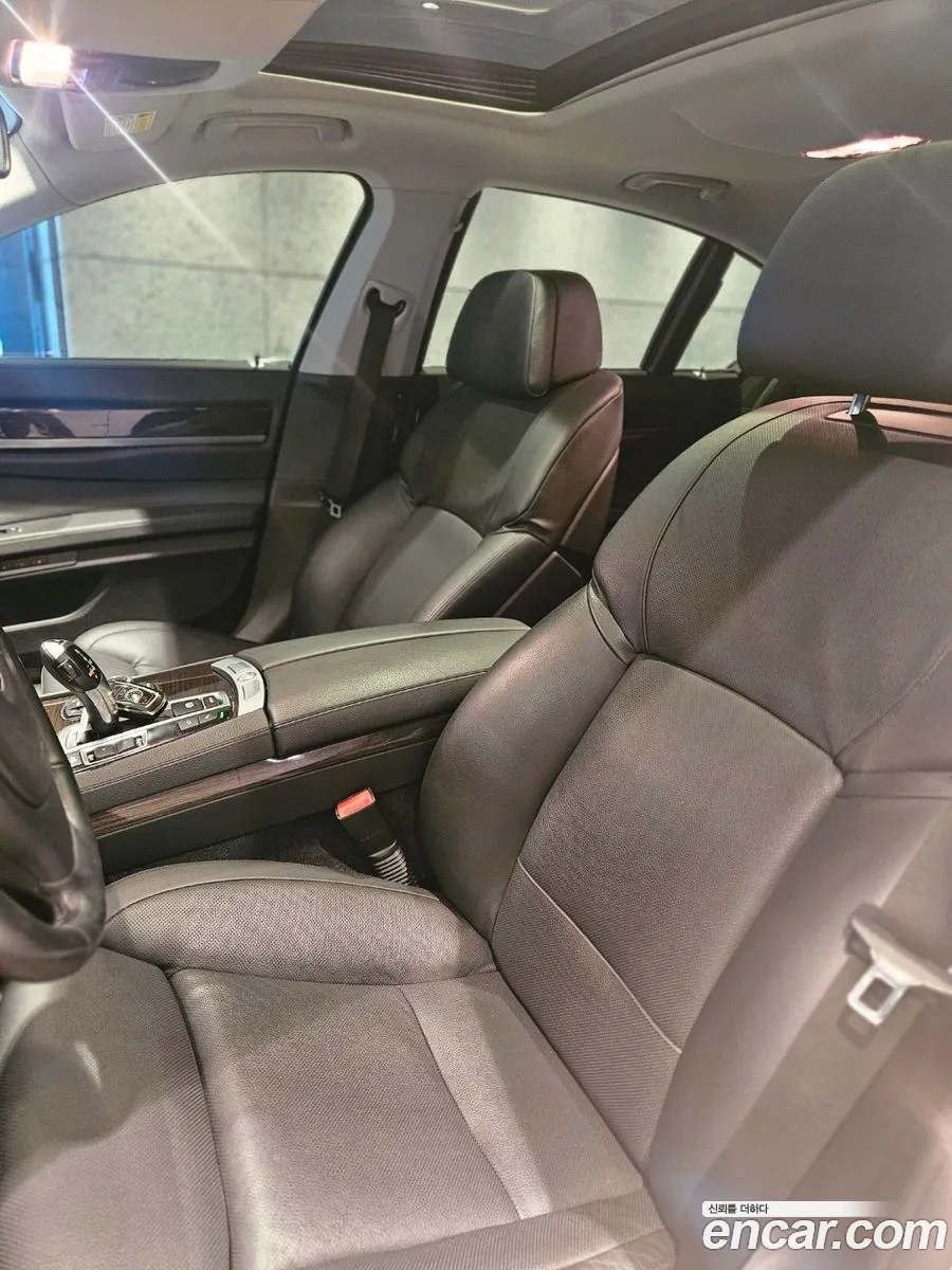 BMW 7 Series 2011 — 16
