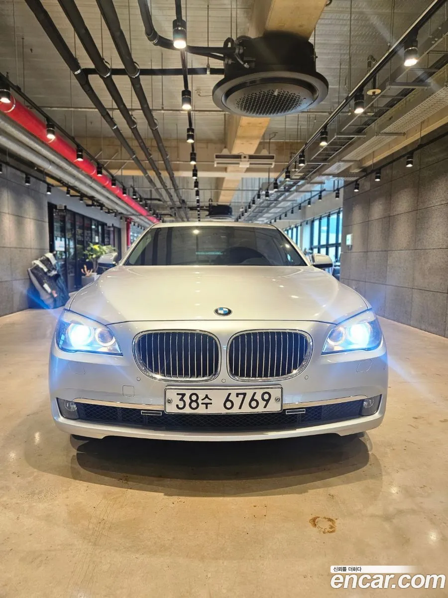 BMW 7 Series 2011 — 18