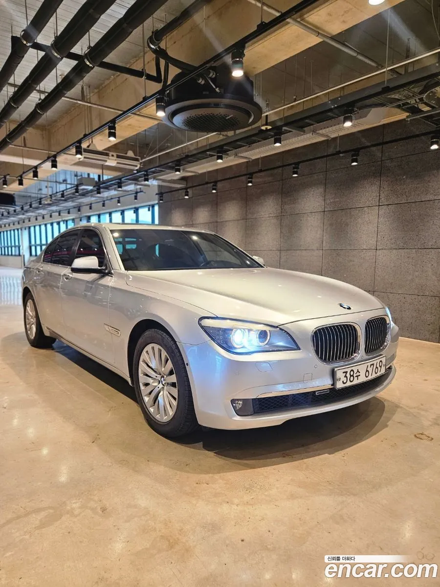 BMW 7 Series 2011 — 13
