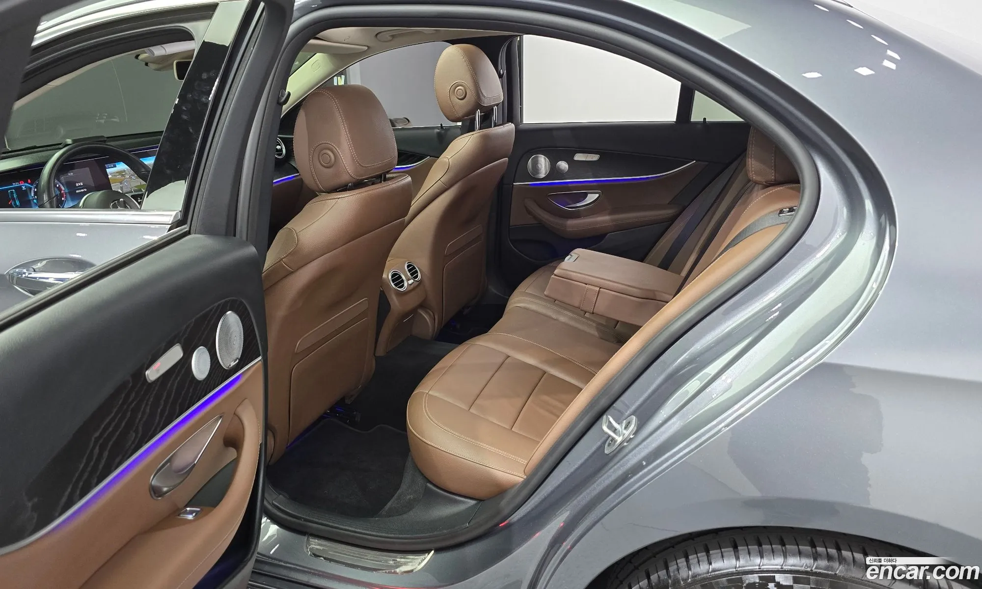 Mercedes-Benz E-Class W213 2019 WDDZF4KB0KA656066 — 19