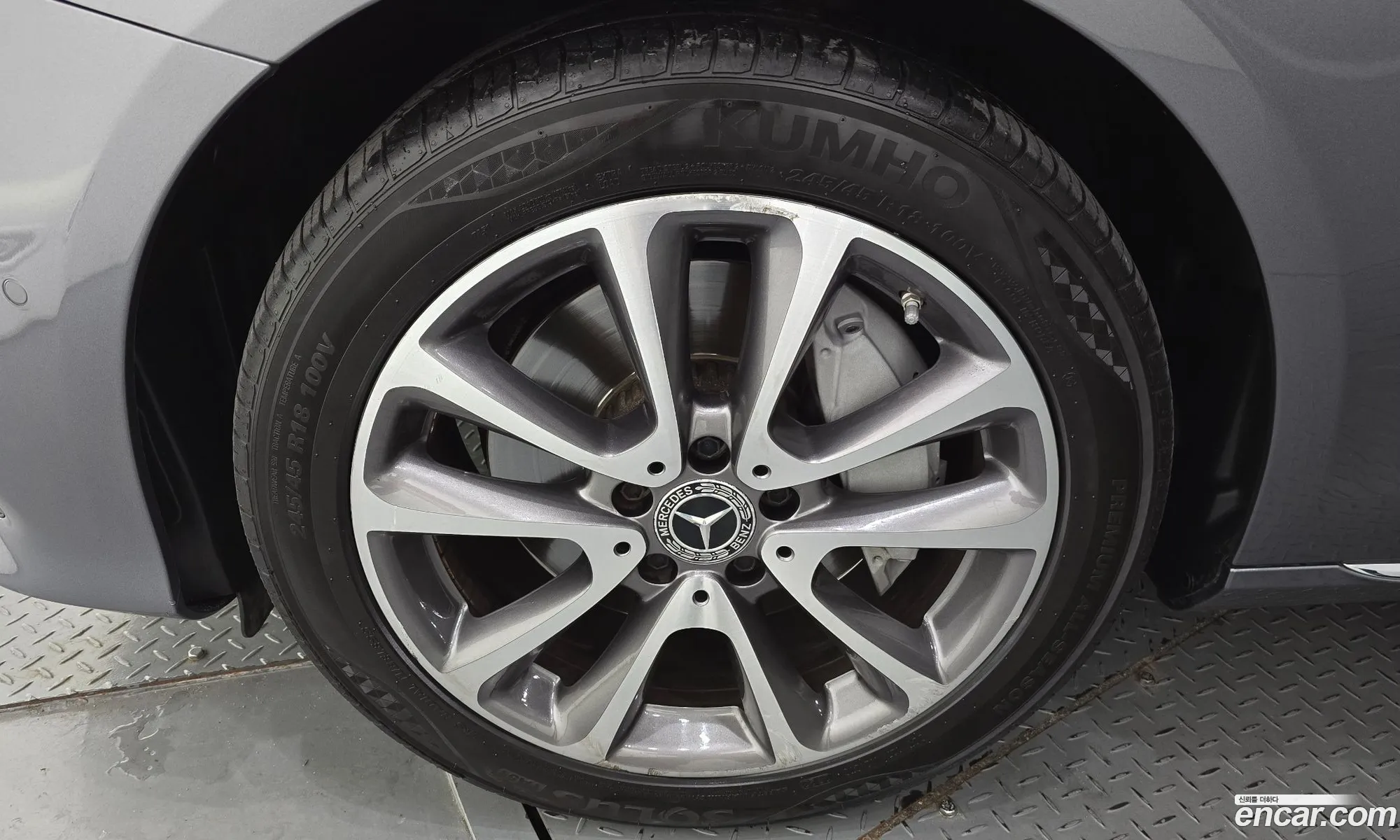 Mercedes-Benz E-Class W213 2019 WDDZF4KB0KA656066 — 3
