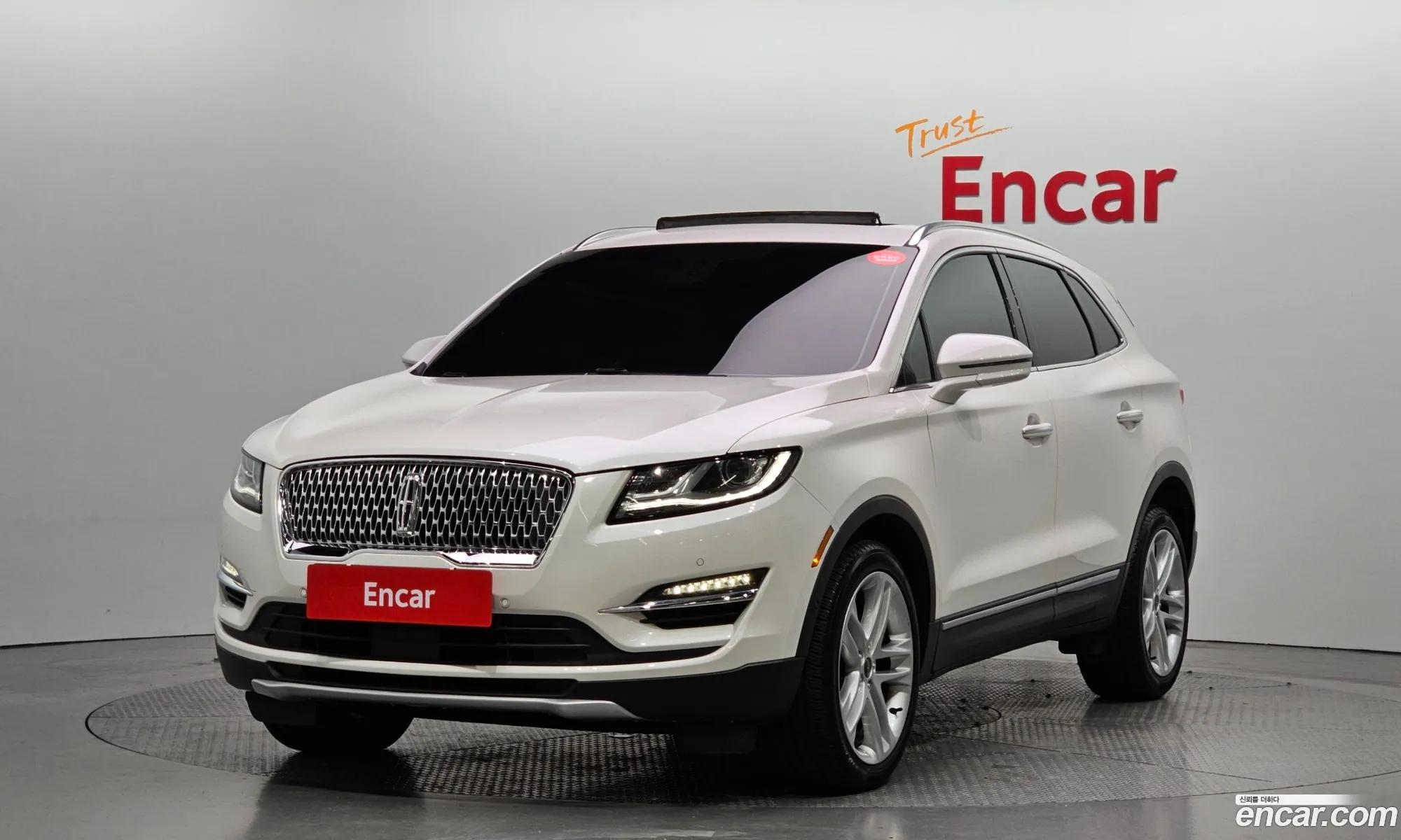 Lincoln MKC 2019 5LMCJ3D94KUL33486 — 8