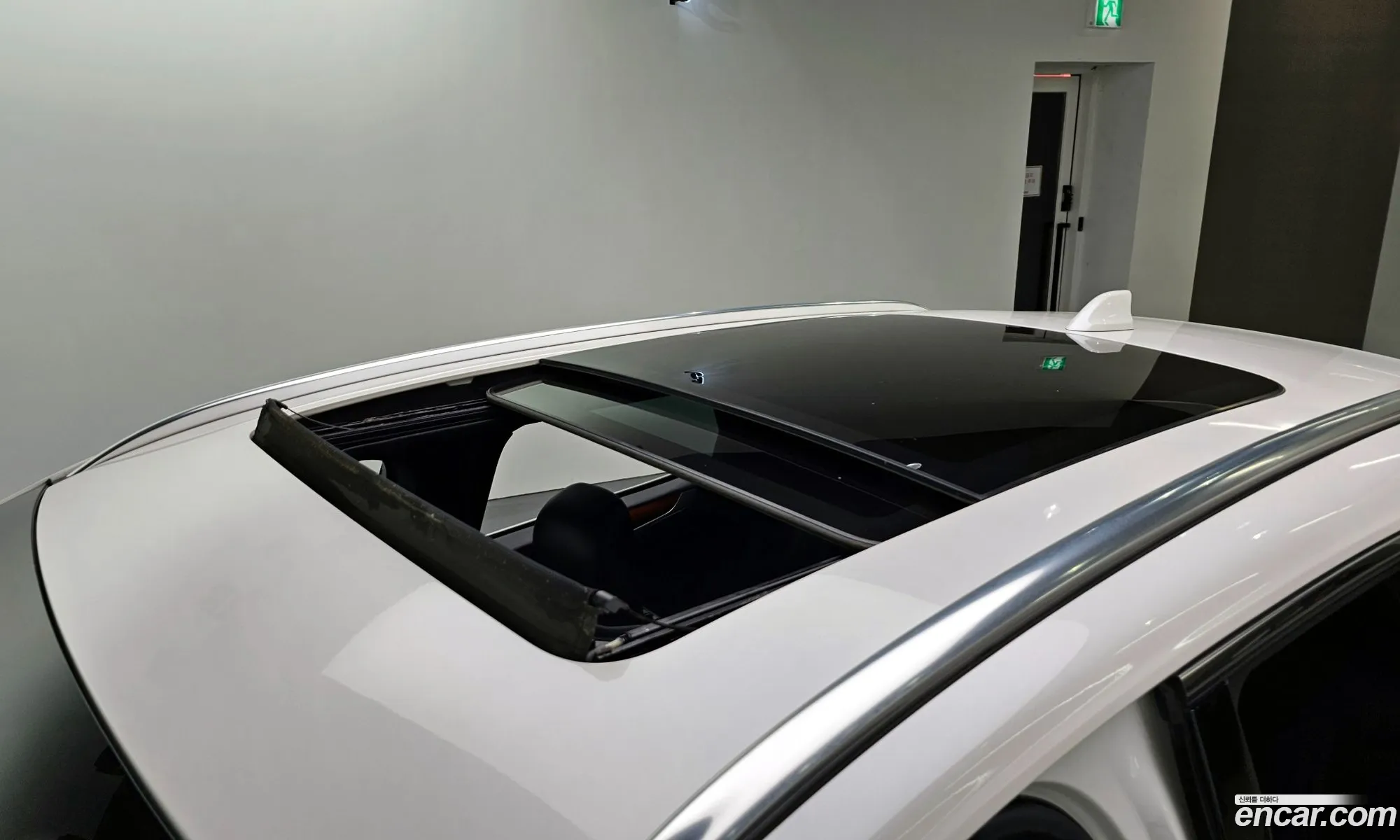 Lincoln MKC 2019 5LMCJ3D94KUL33486 — 17