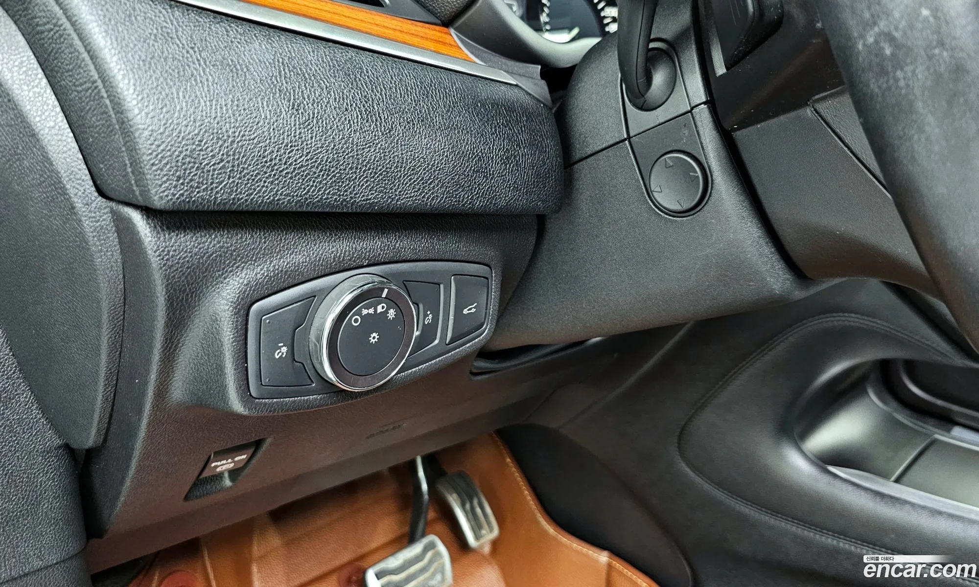 Lincoln MKC 2019 5LMCJ3D94KUL33486 — 20