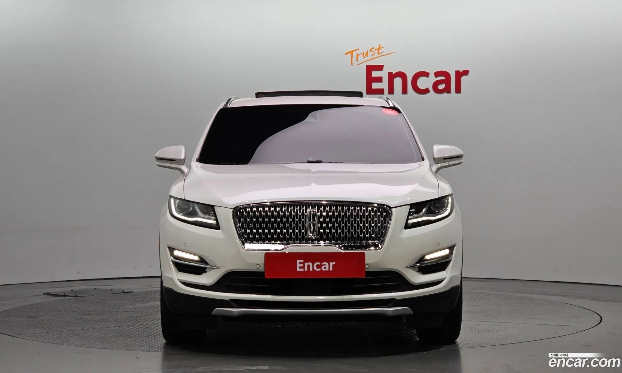 Lincoln MKC 2019 5LMCJ3D94KUL33486 — 5