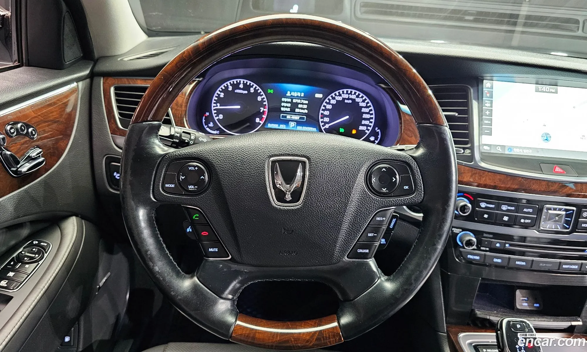 Hyundai Equus 2015 — 16