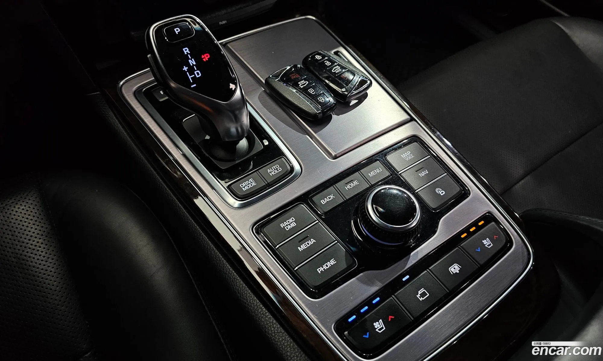 Hyundai Equus 2015 — 18