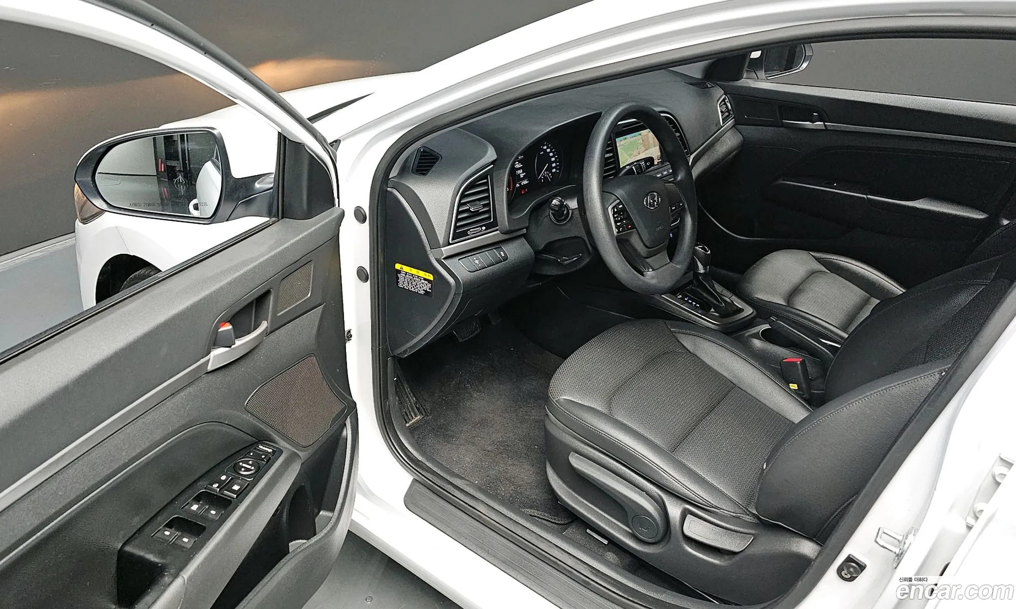 Hyundai Elantra AD 2018 — 9
