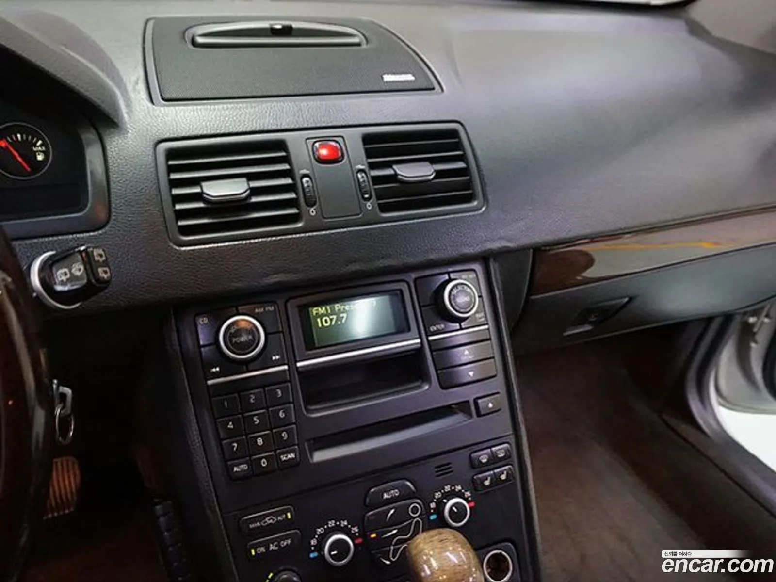 Volvo XC90 2010 — 2
