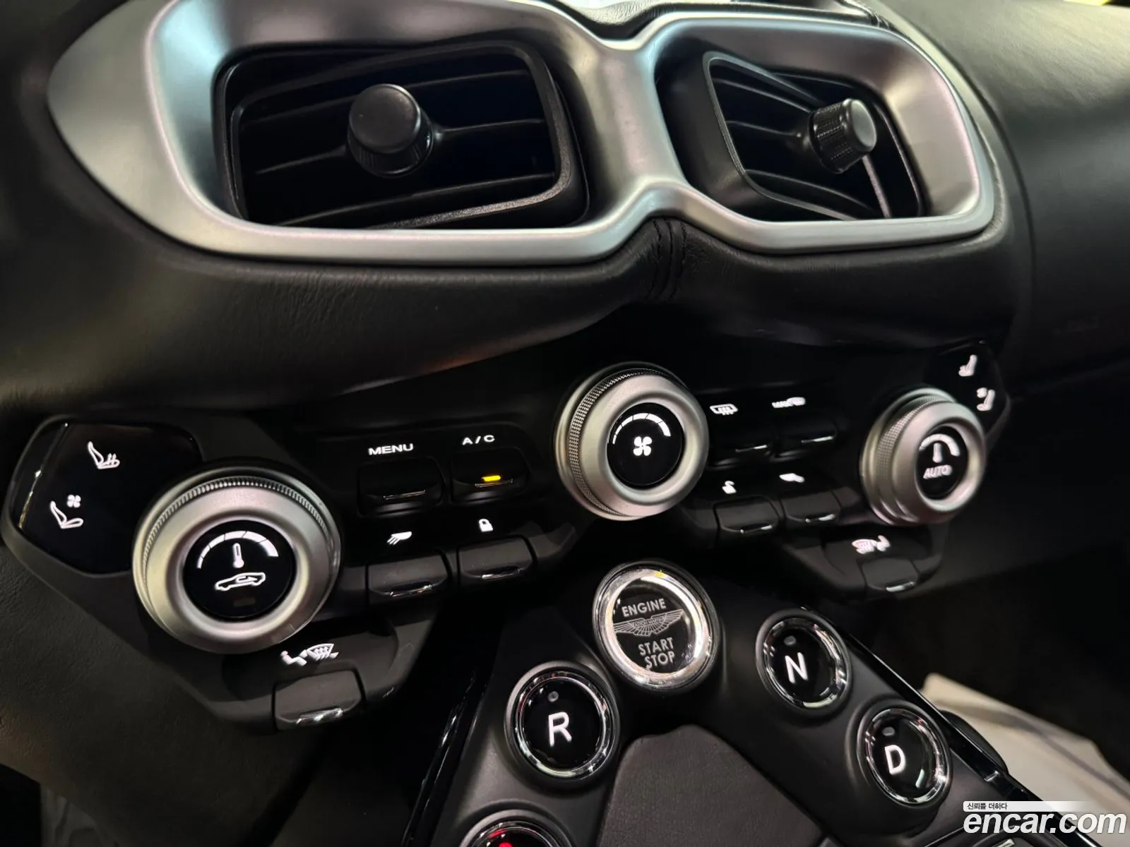 Aston Martin Vantage 2019 — 7