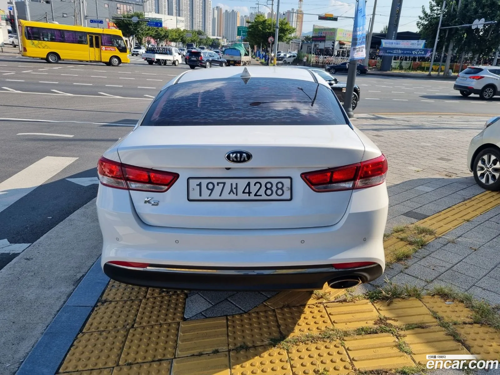 Kia K5 2017 — 2