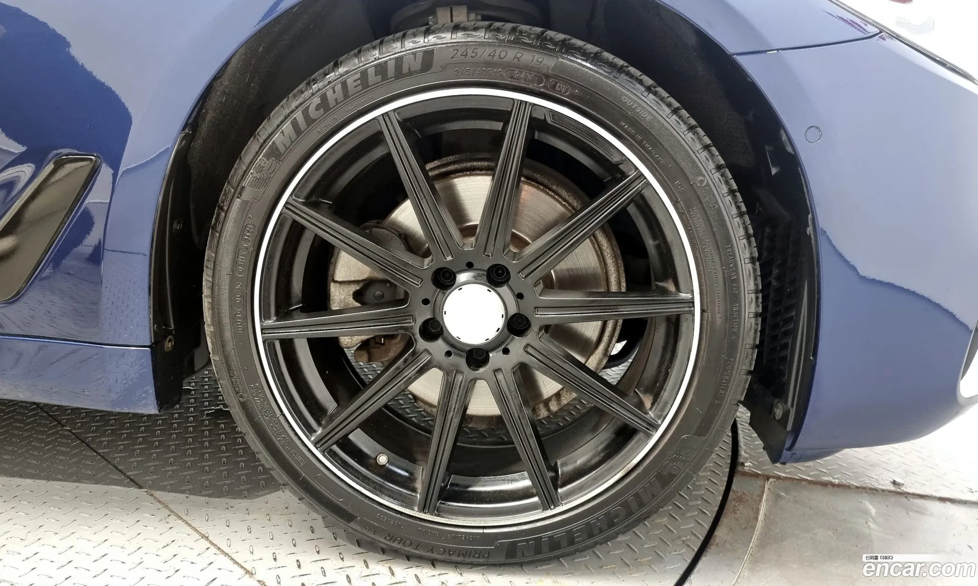BMW 5 Series 2018 WBAJK7108JBP72576 — 2