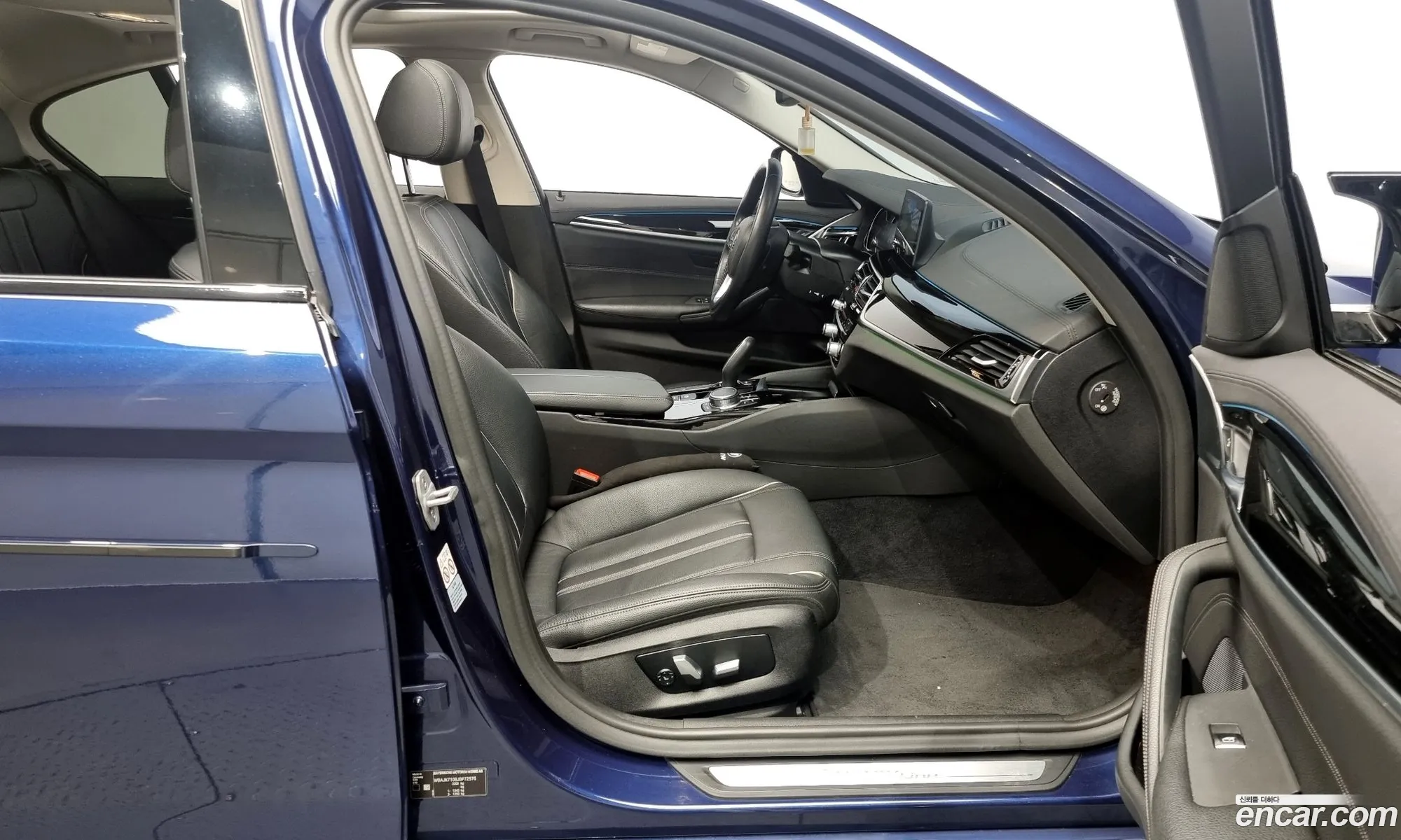 BMW 5 Series 2018 WBAJK7108JBP72576 — 19