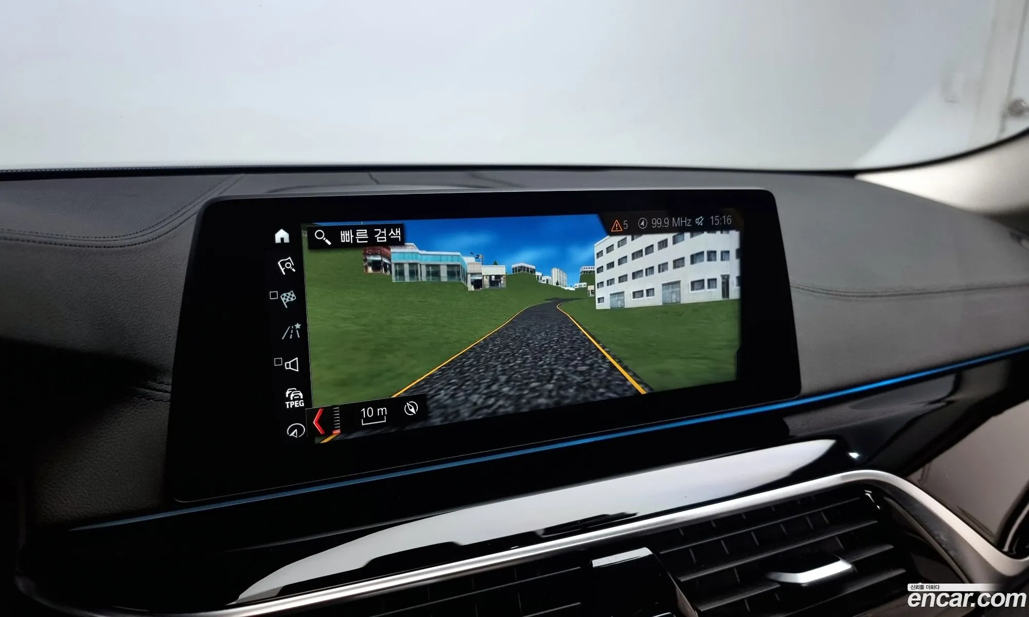 BMW 5 Series 2018 WBAJK7108JBP72576 — 18