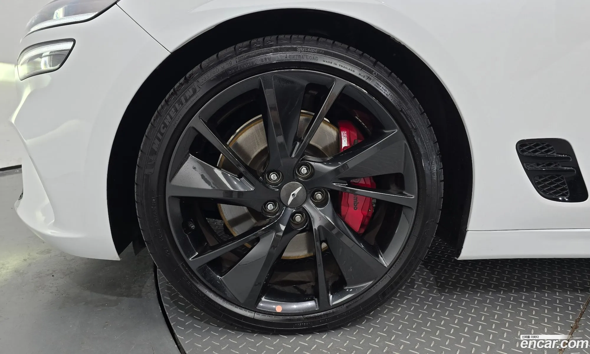 Genesis G70 2021 — 13