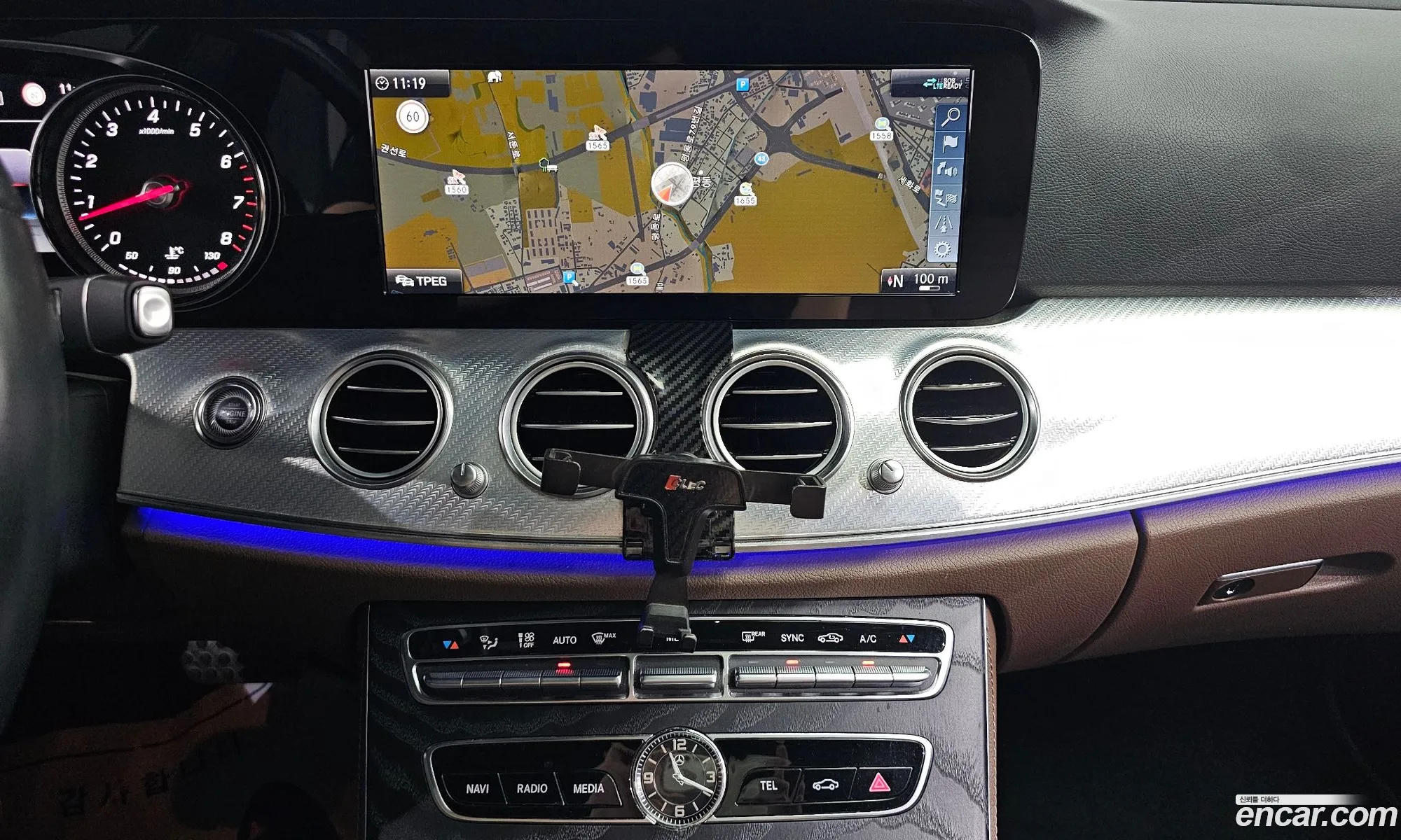 Mercedes-Benz E-Class W213 2019 WDDZF4FB0LA703950 — 8
