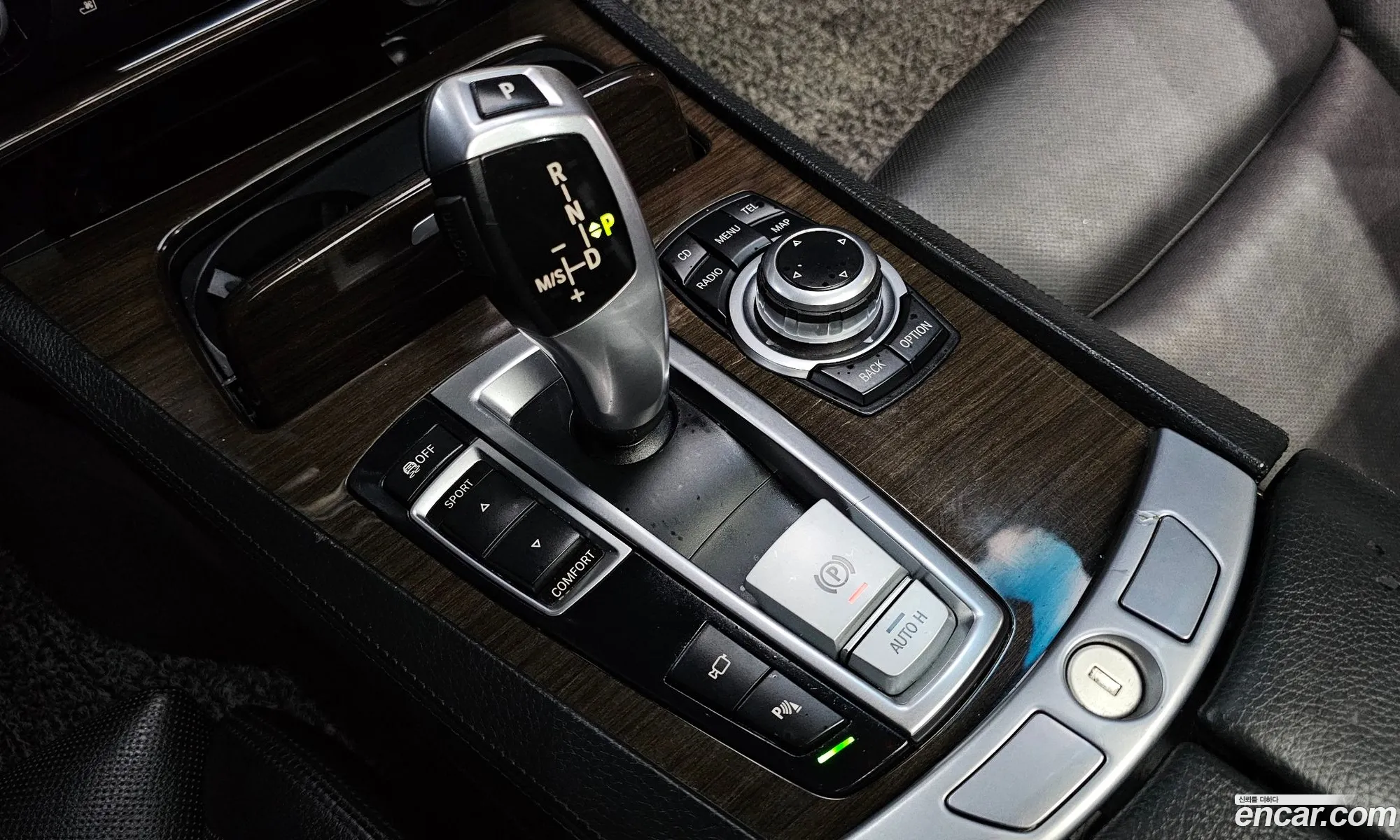 BMW 7 Series 2012 WBAKA4106CC368792 — 17