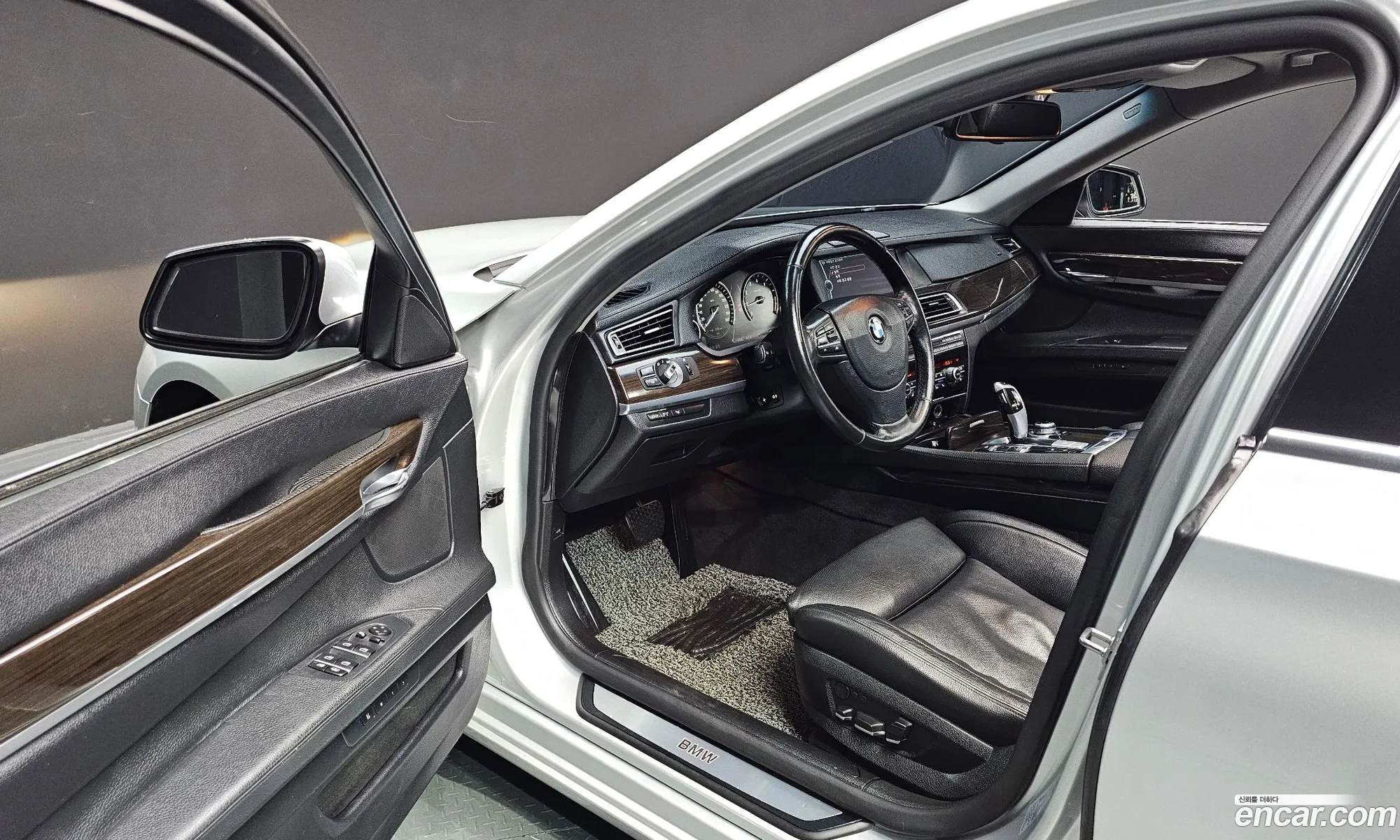 BMW 7 Series 2012 WBAKA4106CC368792 — 14