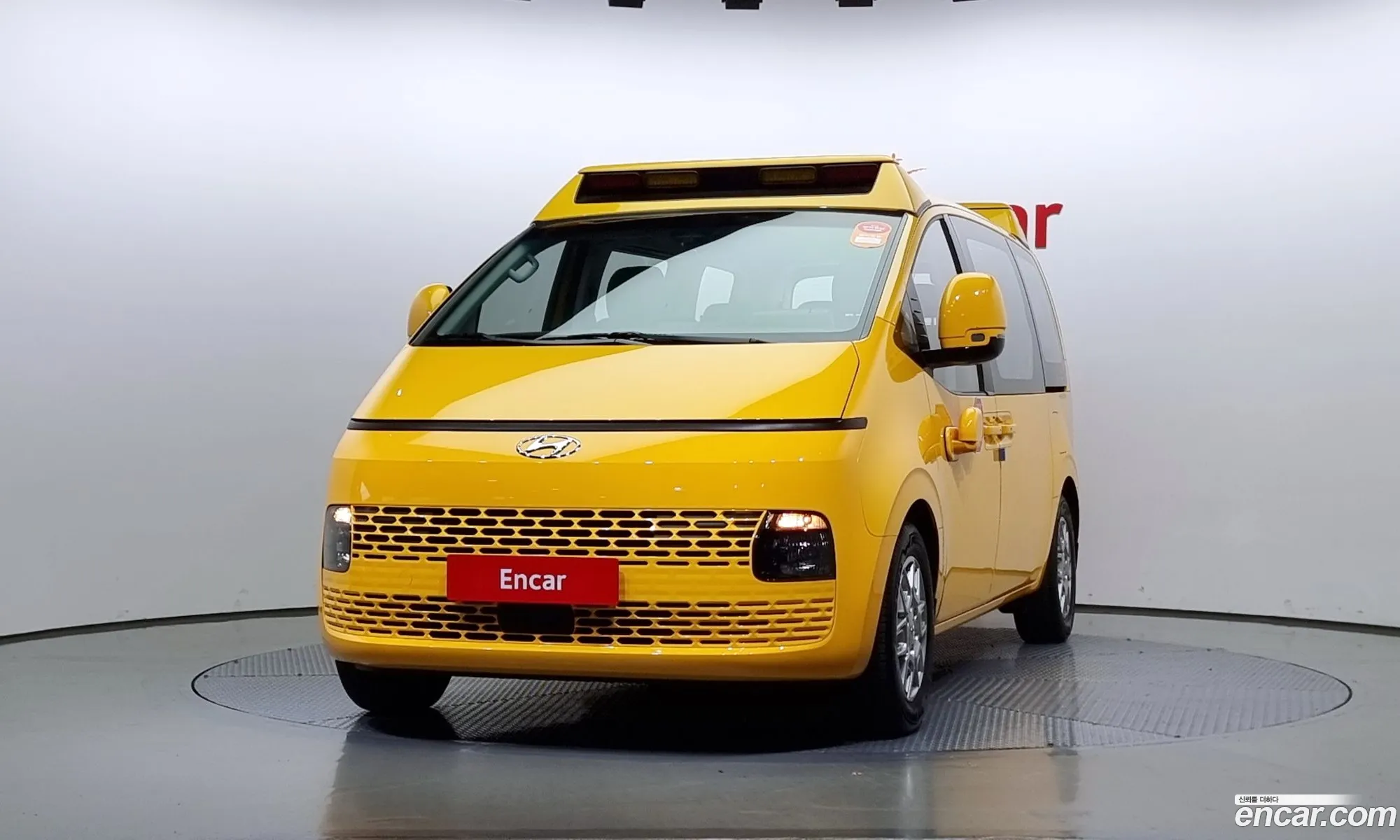 Hyundai Staria 2023 — 11