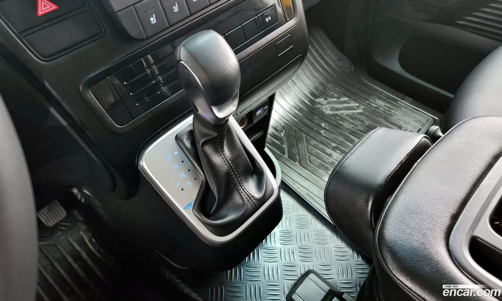 Hyundai Staria 2023 — 18