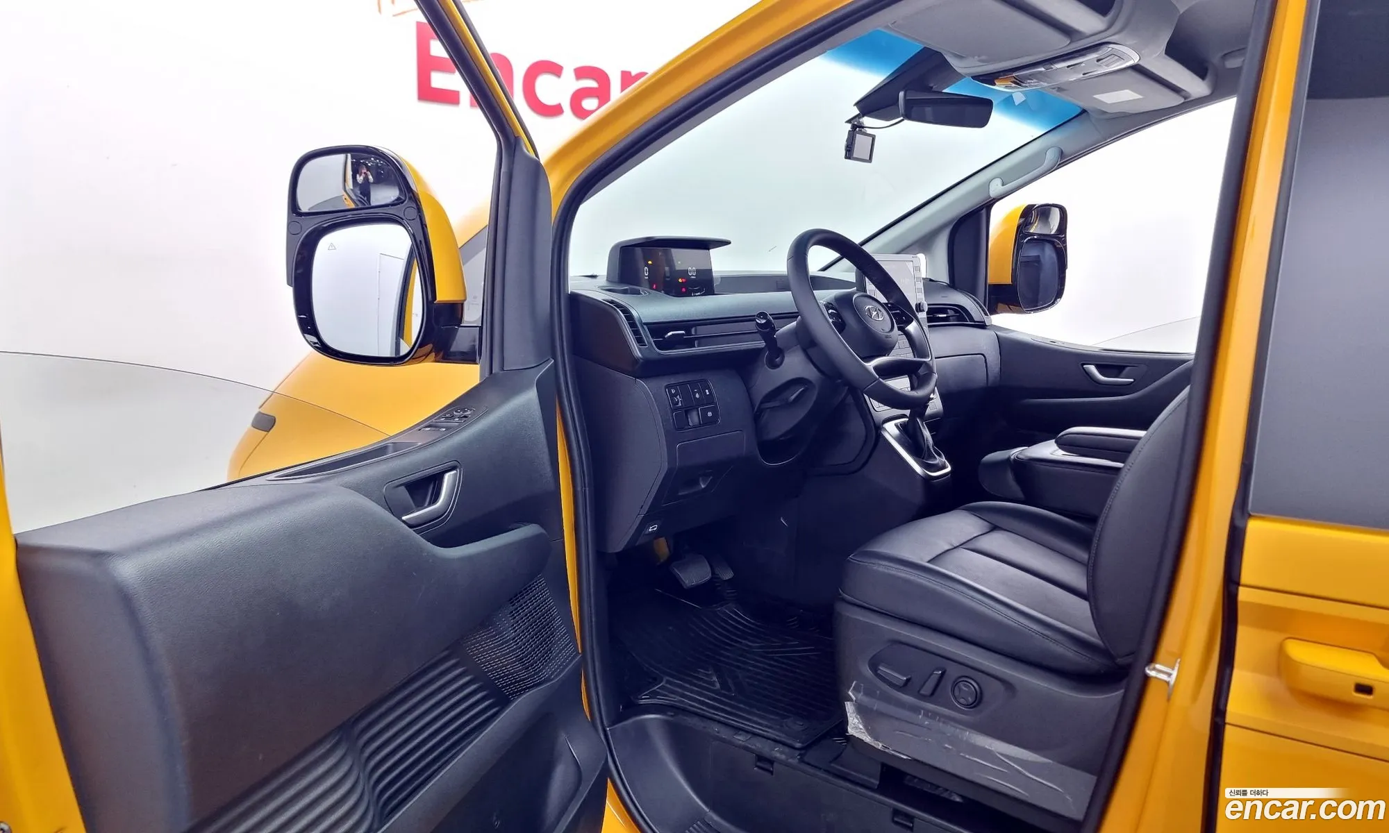 Hyundai Staria 2023 — 19