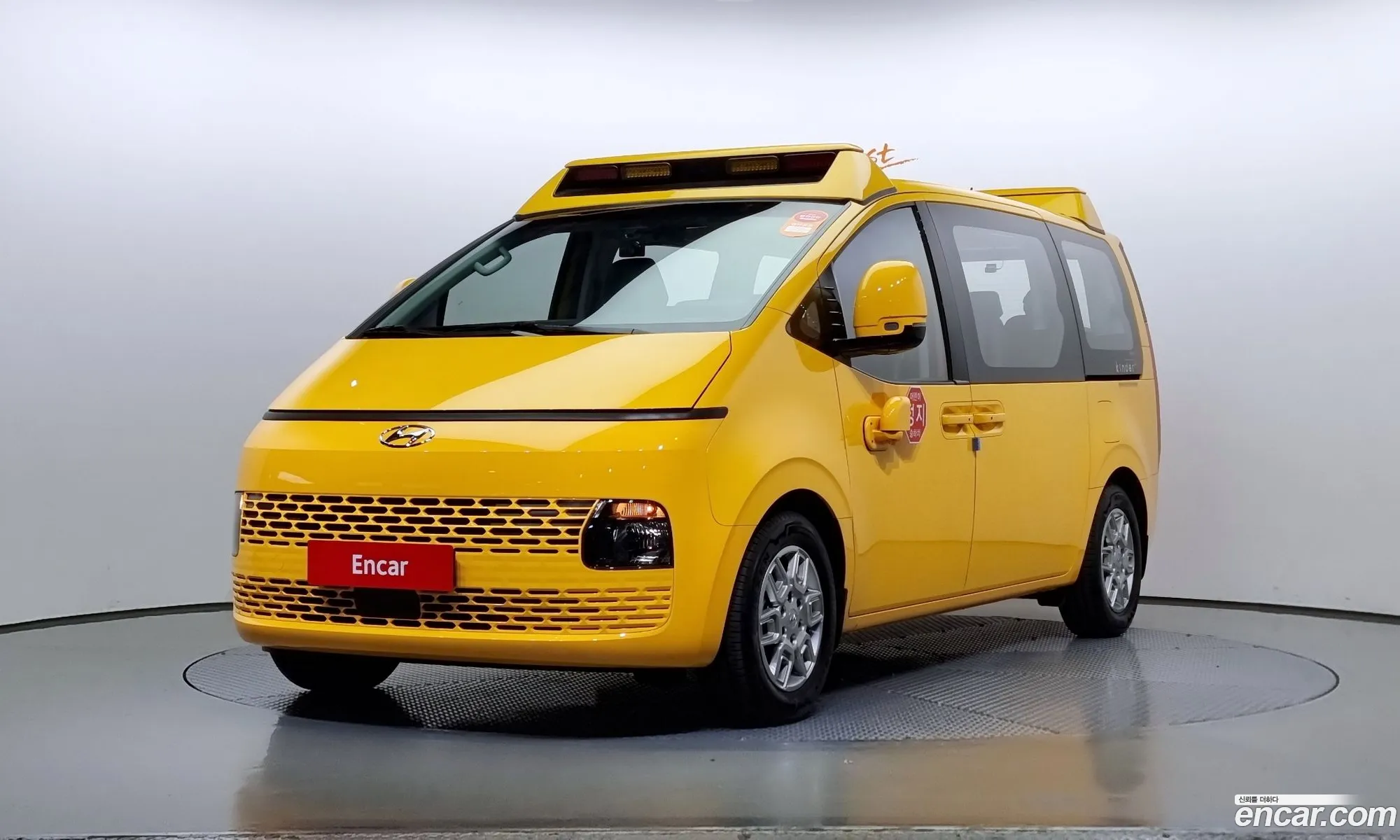 Hyundai Staria 2023 — 10