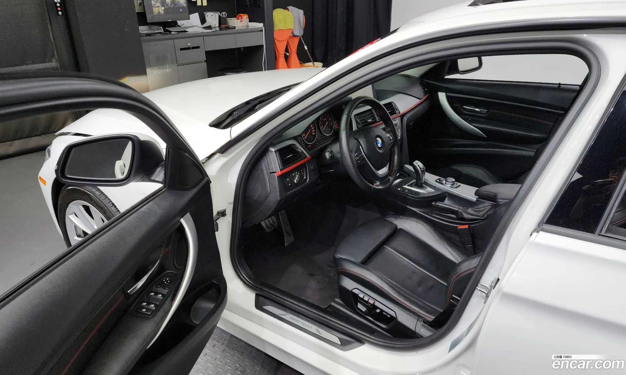 BMW 3 Series 2012 WBA3B1109CF378490 — 12