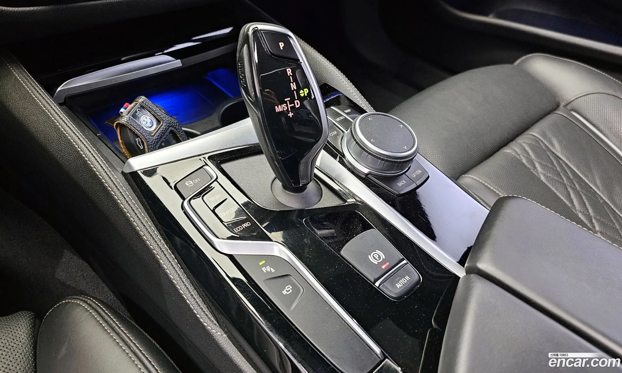 BMW 5 Series 2019 WBAJD3104KB318054 — 17