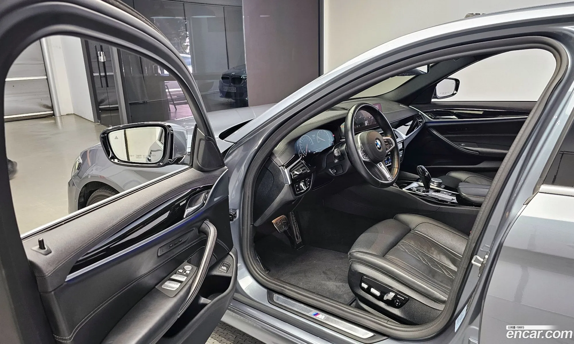 BMW 5 Series 2019 WBAJD3104KB318054 — 16