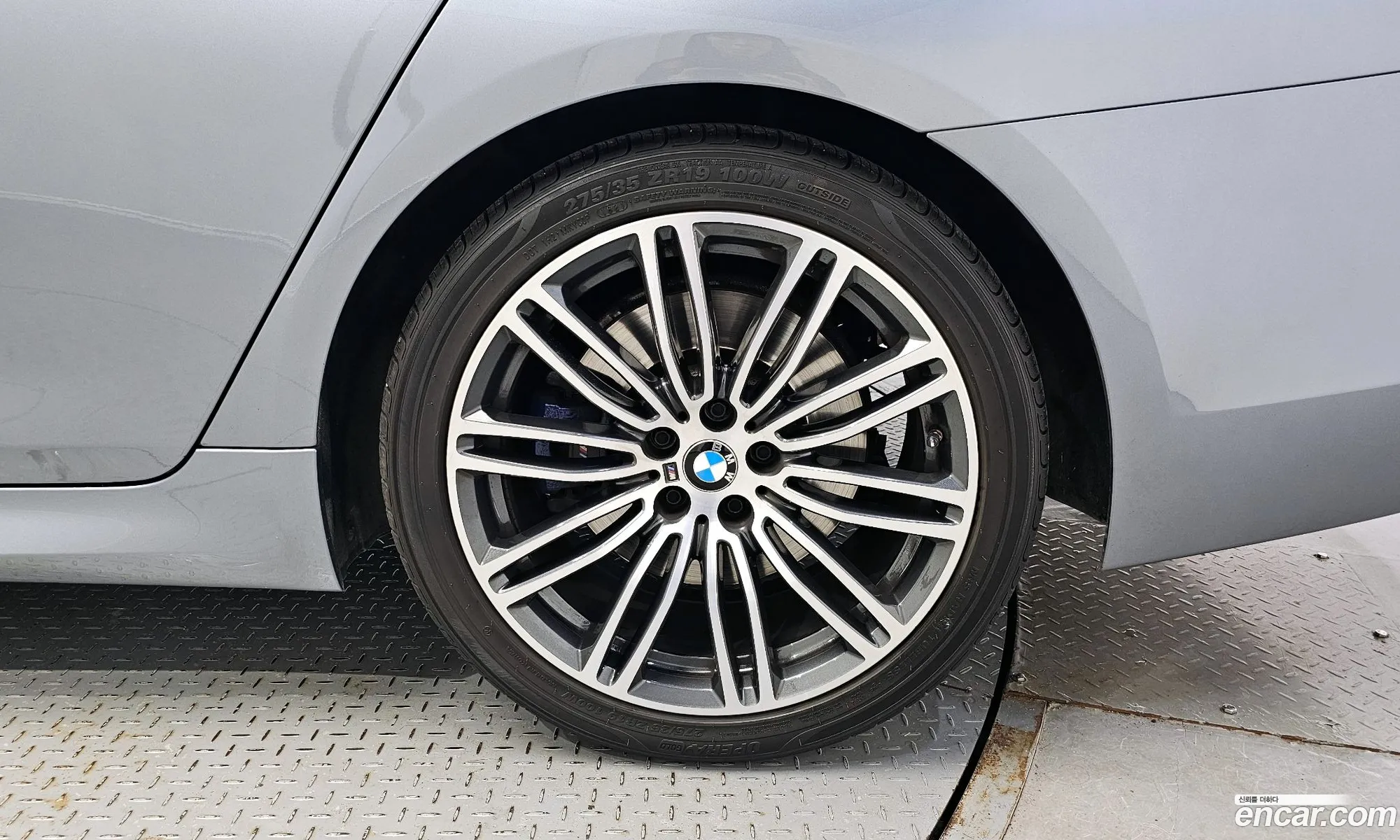 BMW 5 Series 2019 WBAJD3104KB318054 — 11