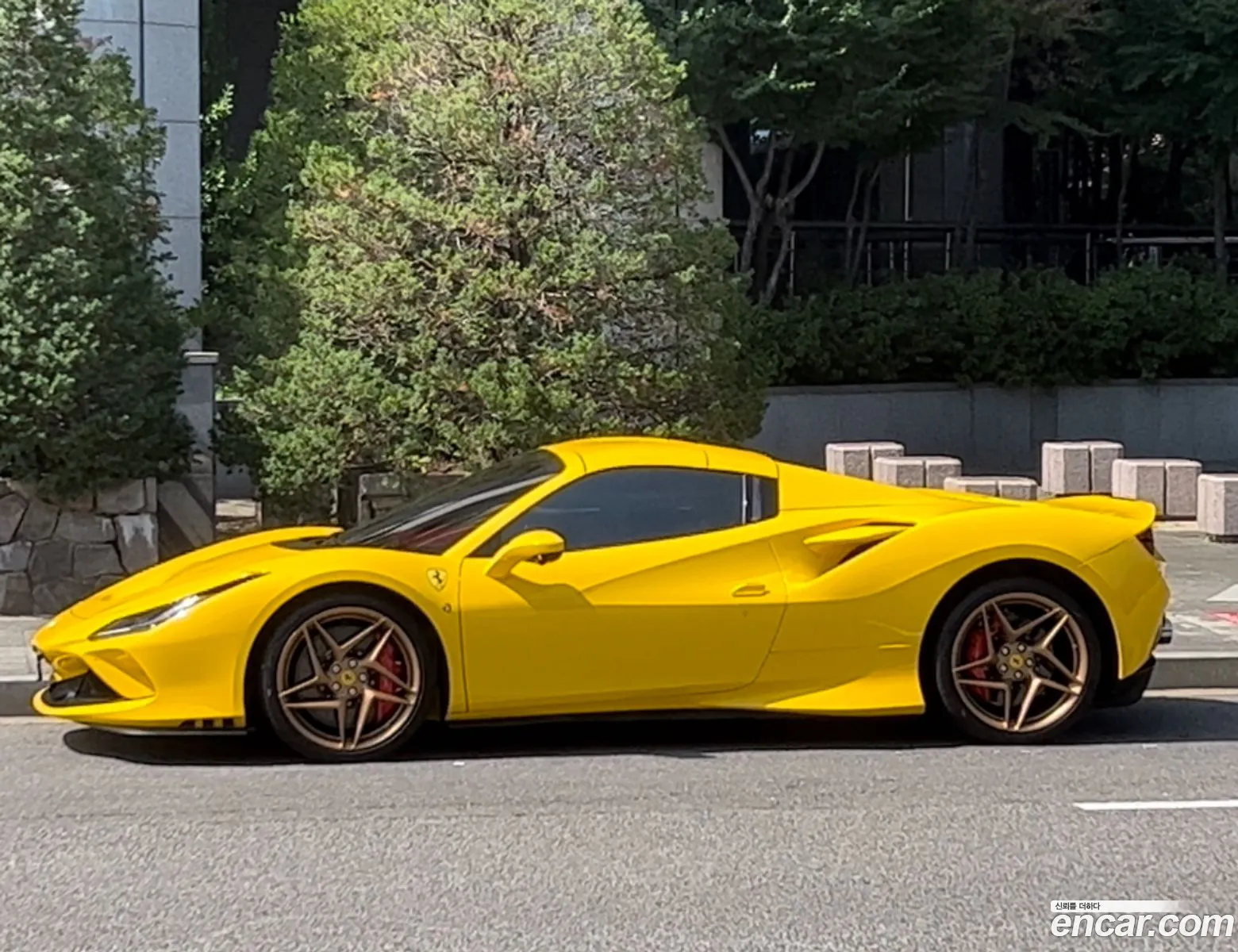 Ferrari F8 Spider 2022 — 16