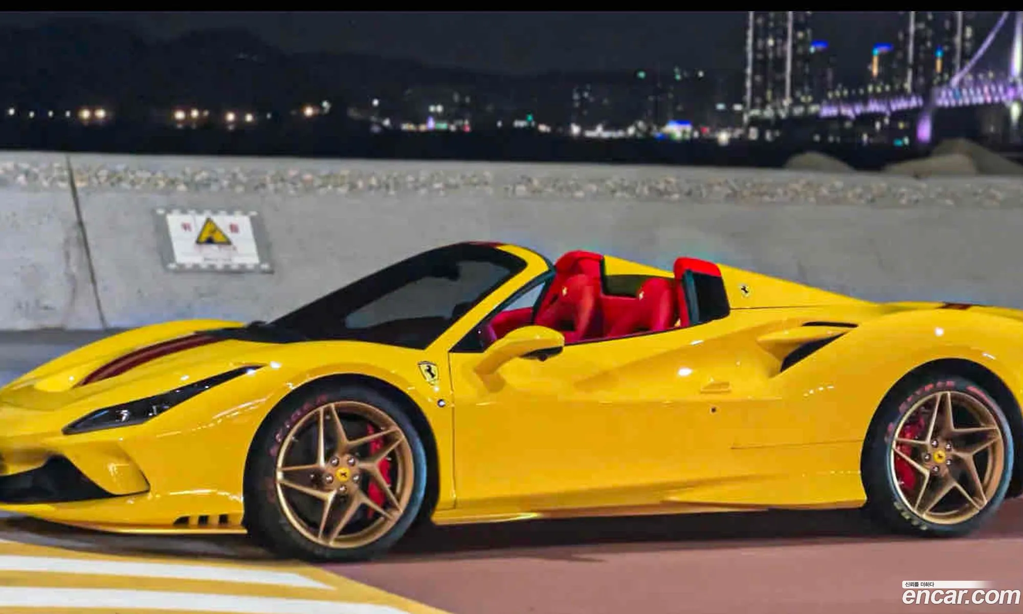 Ferrari F8 Spider 2022 — 10