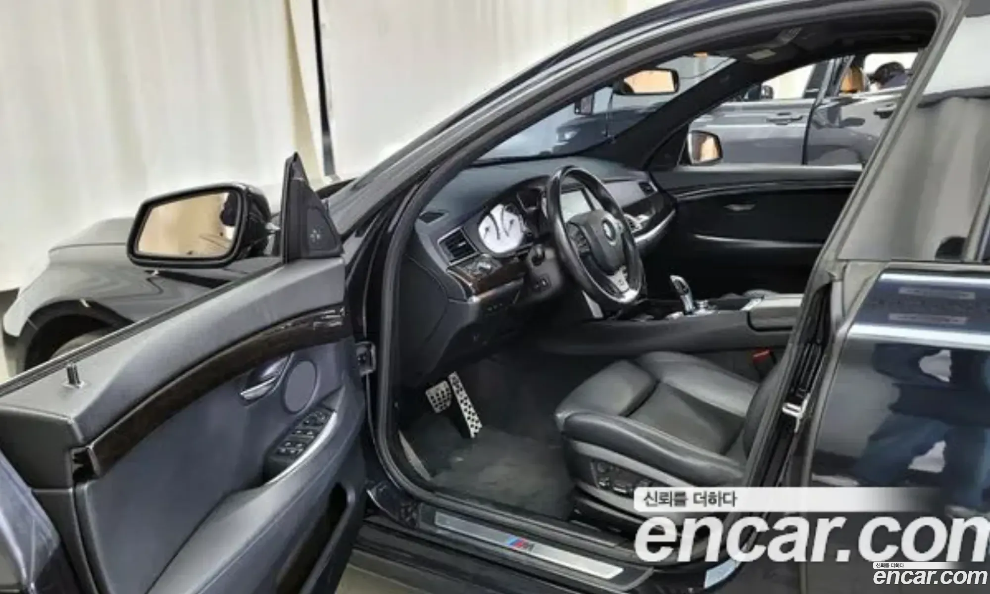 BMW 5 Series GT 2012 — 13