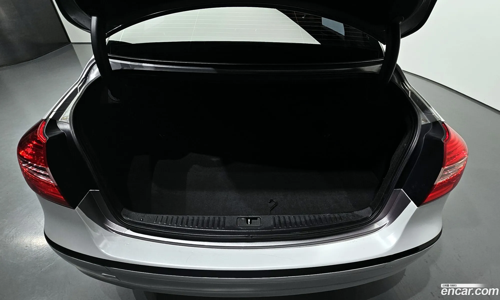 Hyundai Genesis 2011 — 14