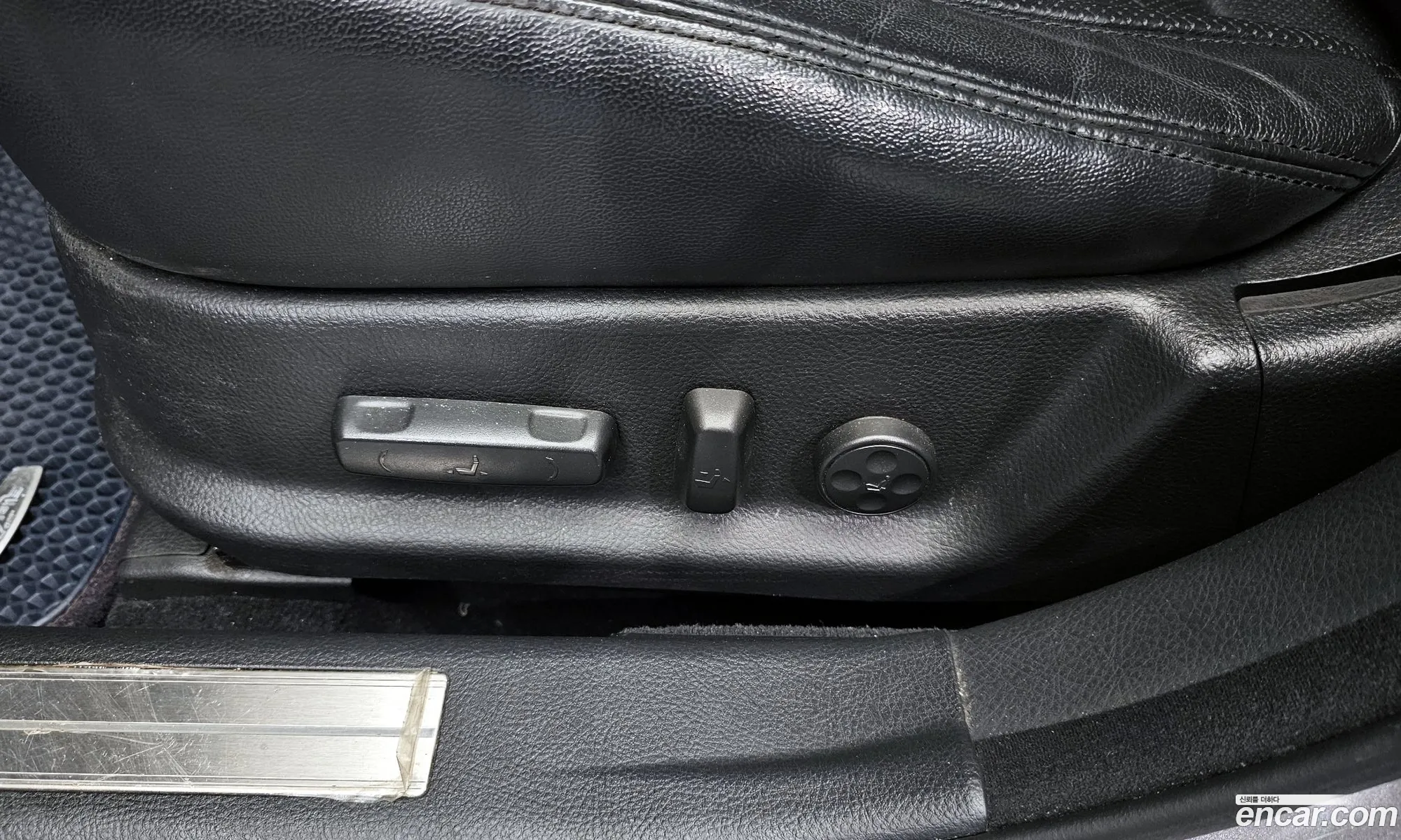 Hyundai Genesis 2011 — 3