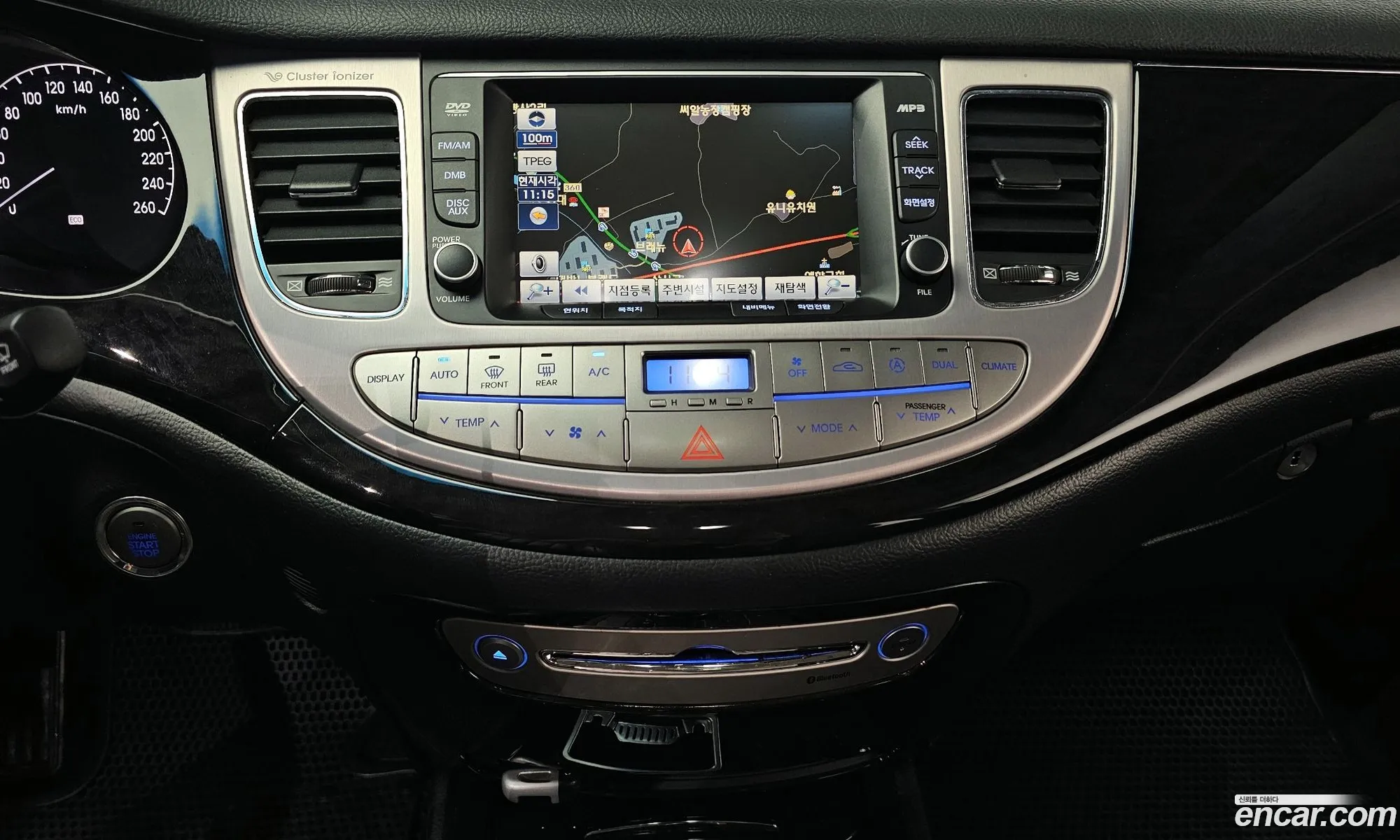 Hyundai Genesis 2011 — 19