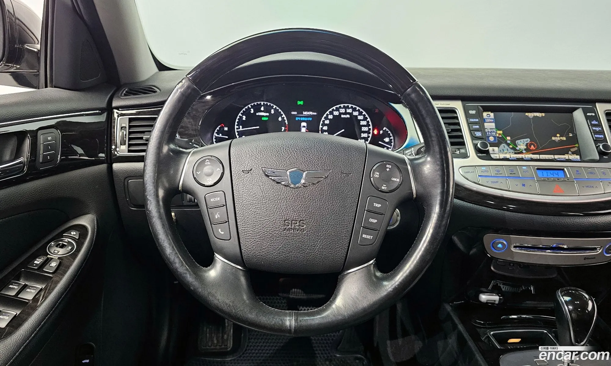 Hyundai Genesis 2011 — 10