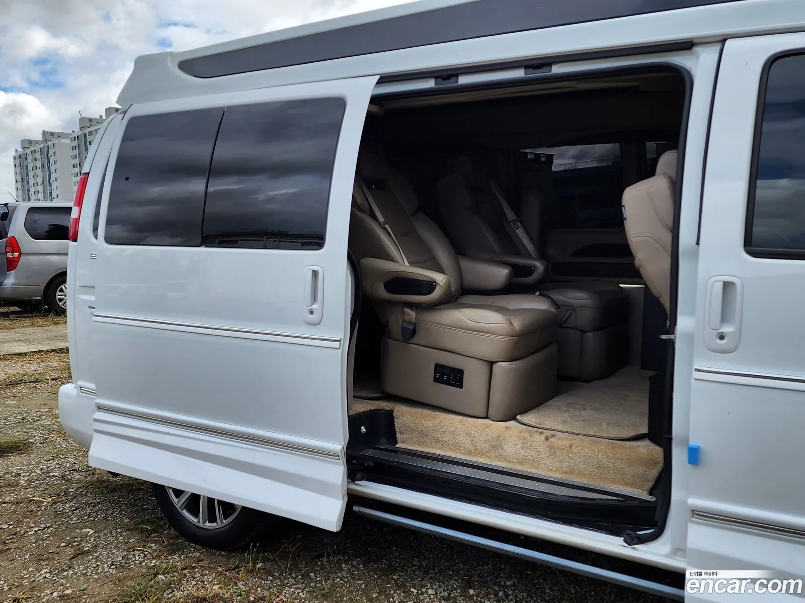 GMC Savana 2020 — 15