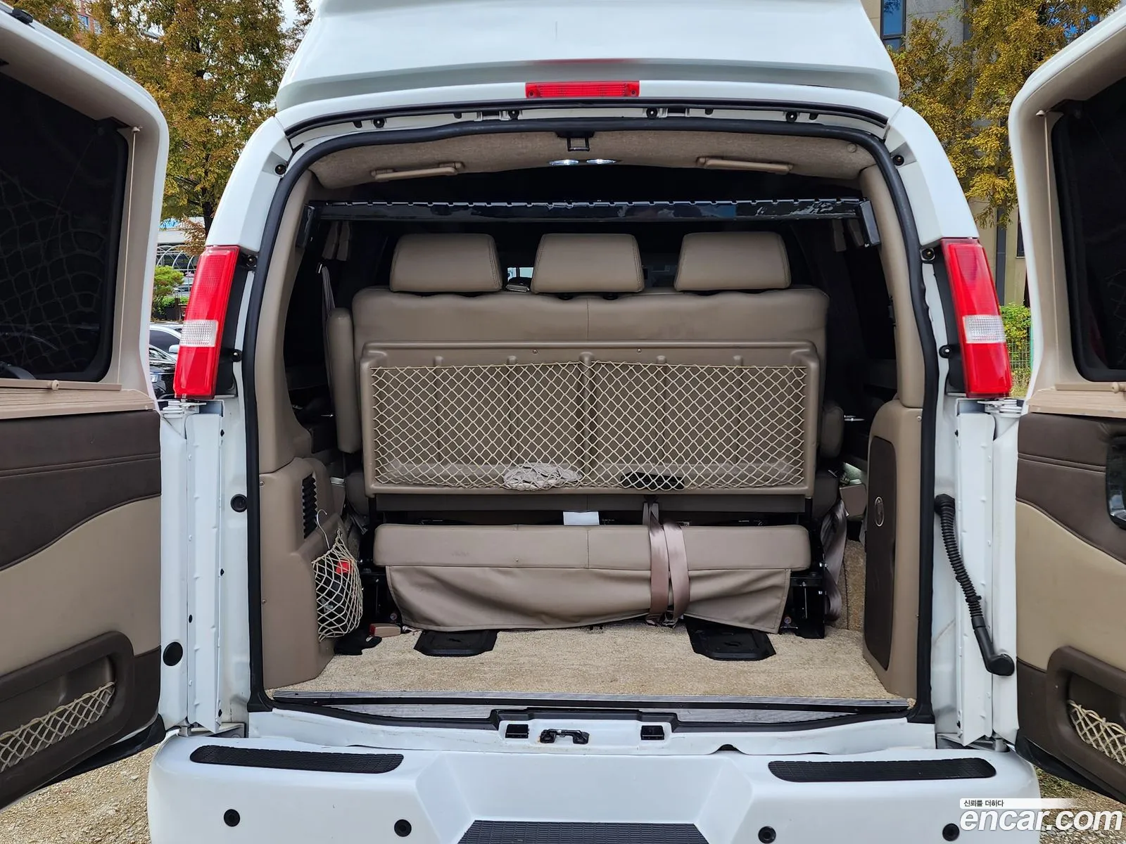 GMC Savana 2020 — 3