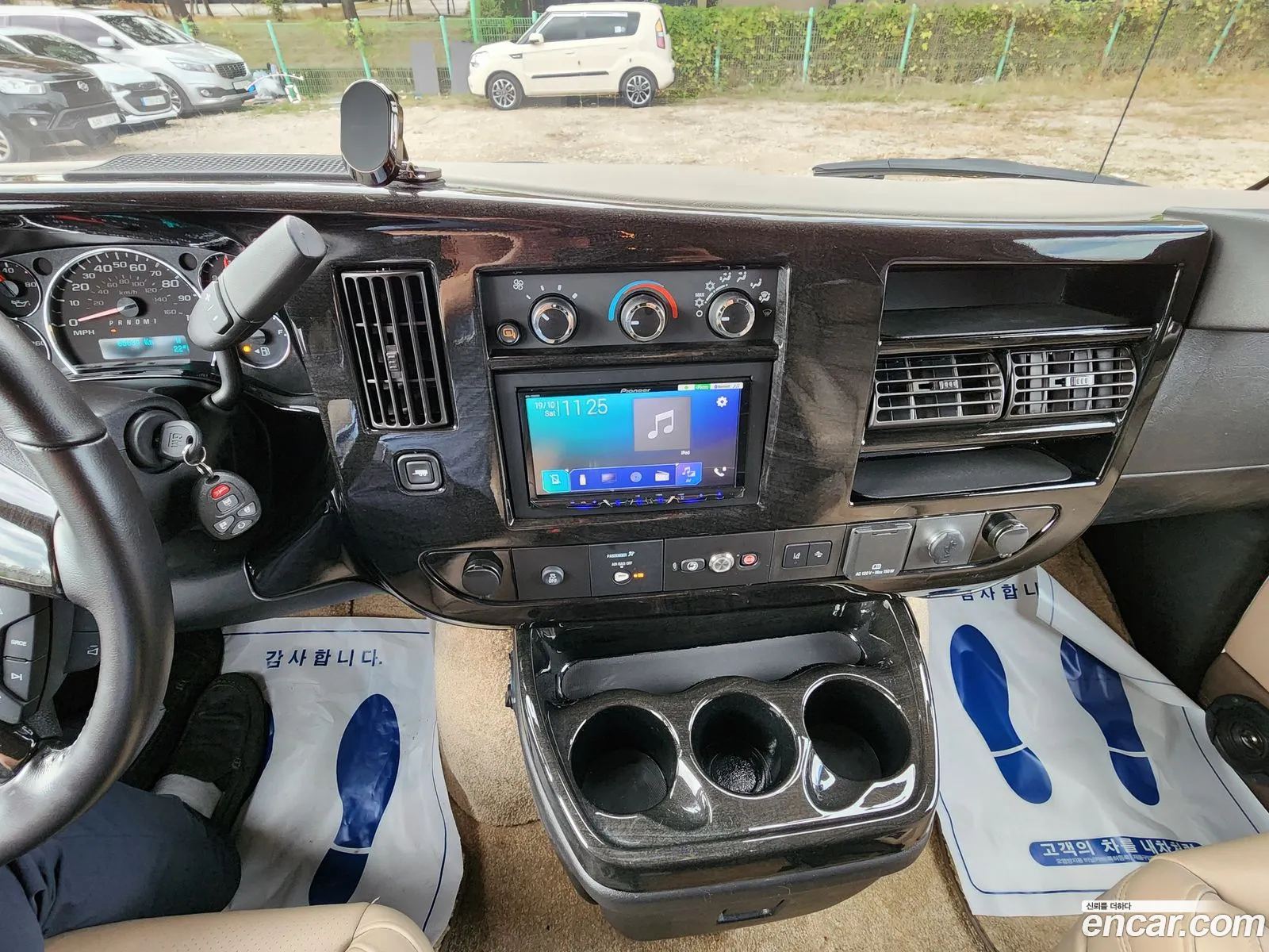 GMC Savana 2020 — 17