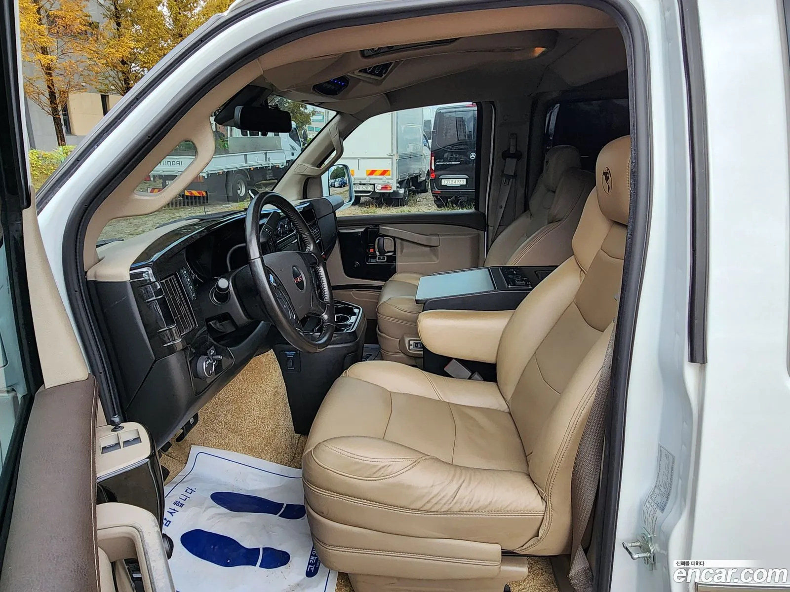 GMC Savana