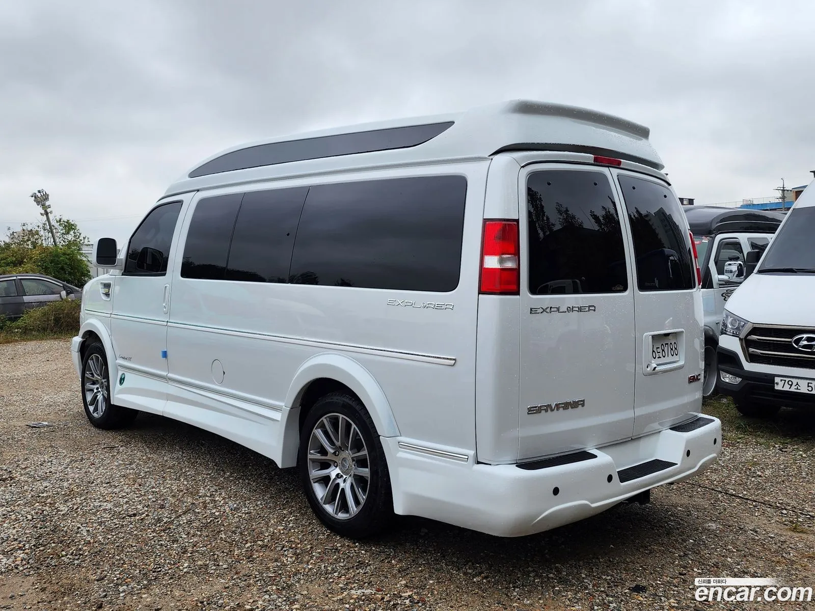 GMC Savana 2020 — 18