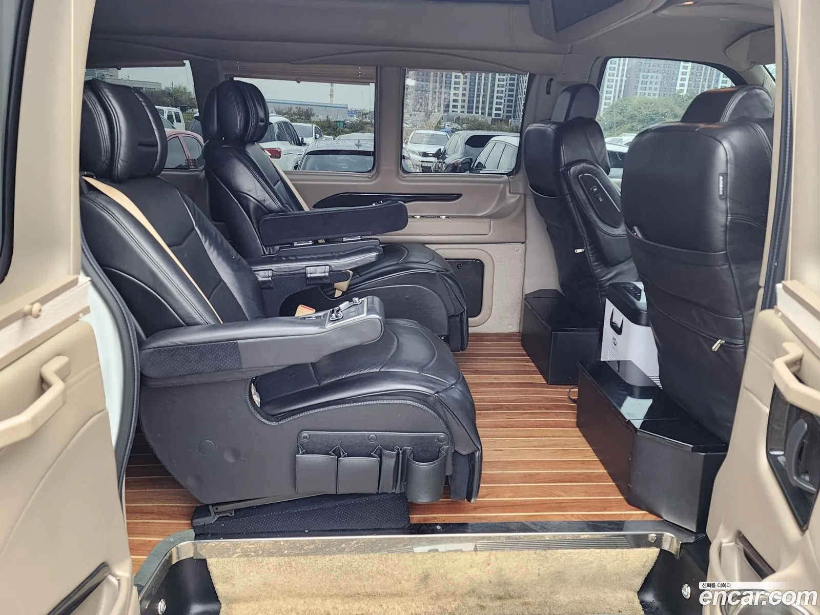 GMC Savana 2020 — 11